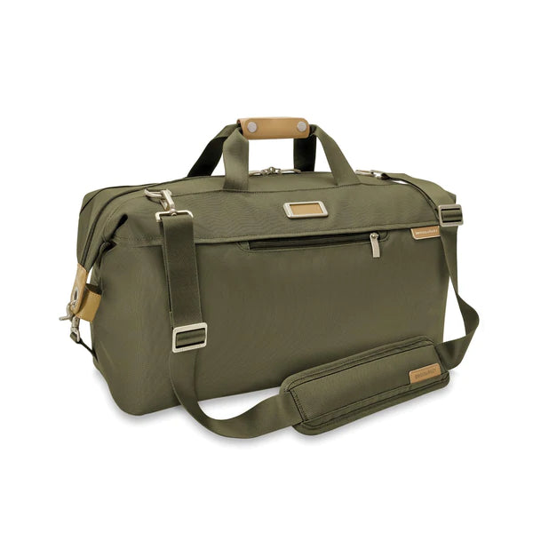 Briggs & Riley Baseline Weekender Duffle Bag - Water-Resistant Travel Duffel for Men & Women - Perfect Carry-On for Weekend Getaways, Gym, Work & Business Trips
