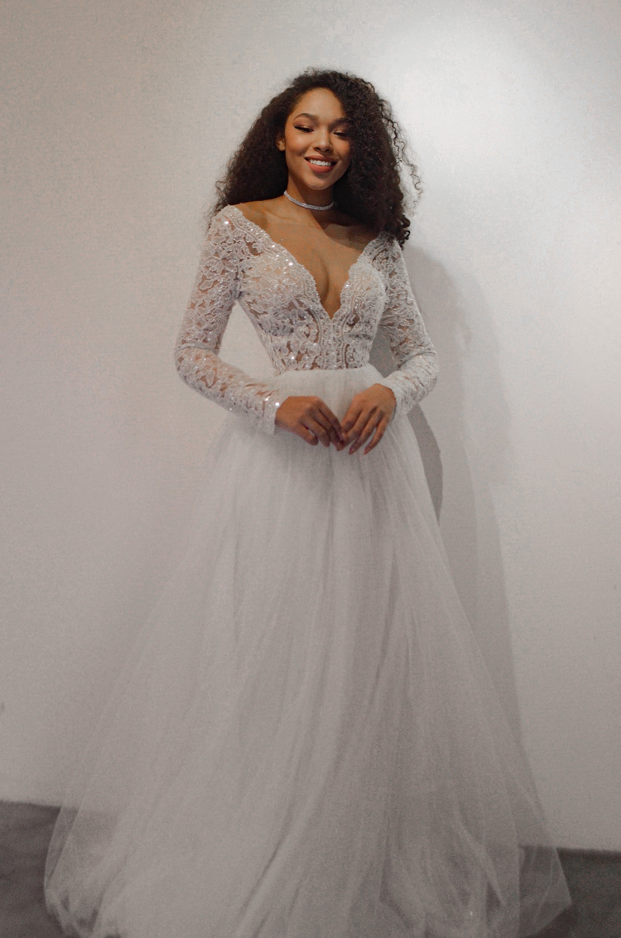 Elegant A-Line Wedding Dress Aviv - Perfect for Bridal Gowns, Church Weddings & Beach Ceremonies
