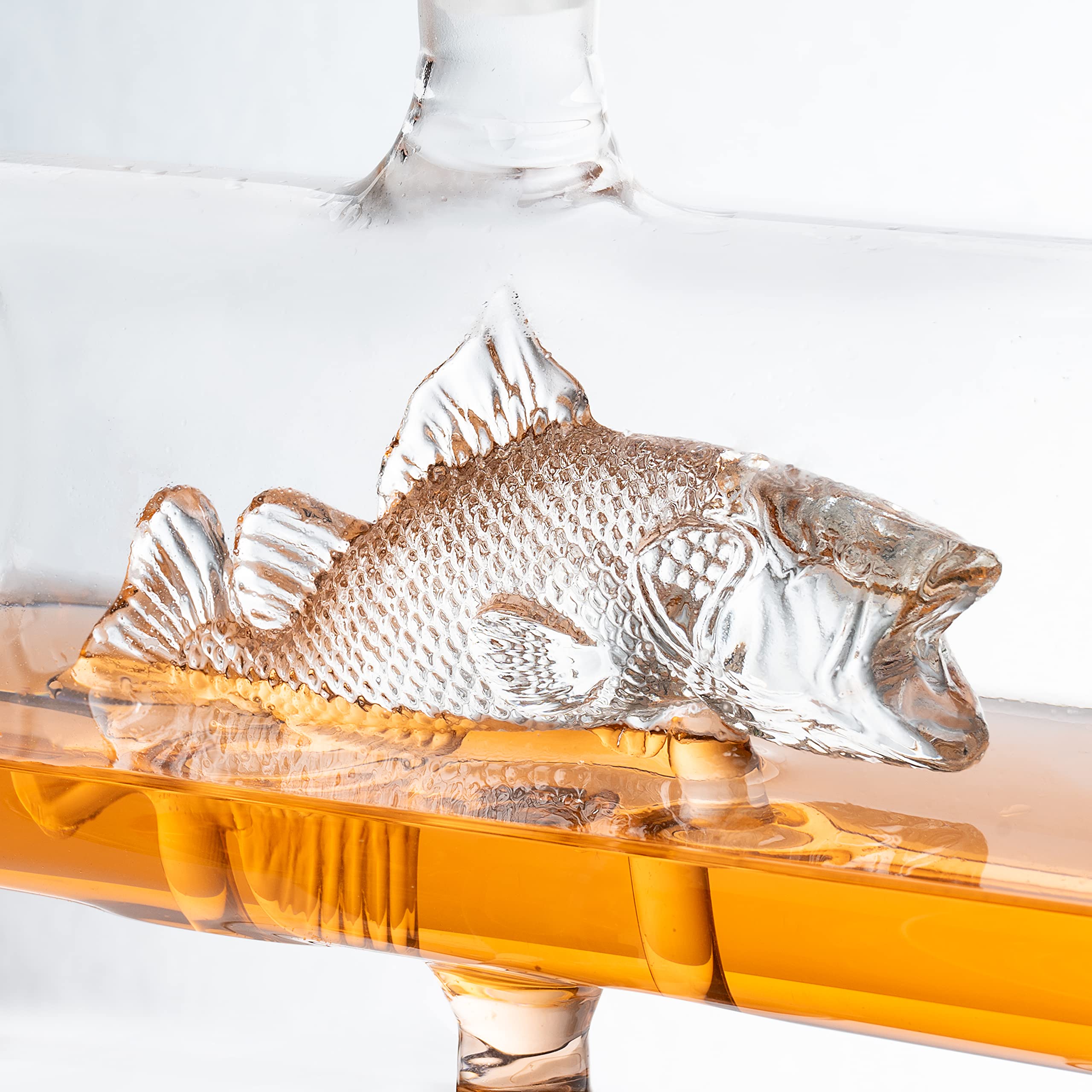 Premium 1100ml Bass Fish Wine & Whiskey Decanter Set with 4 Matching Glasses - Unique Fishing & Boating Gift for Men, Scotch & Bourbon Drink Dispenser - Perfect for Father's Day, Birthday & Outdoor Enthusiasts