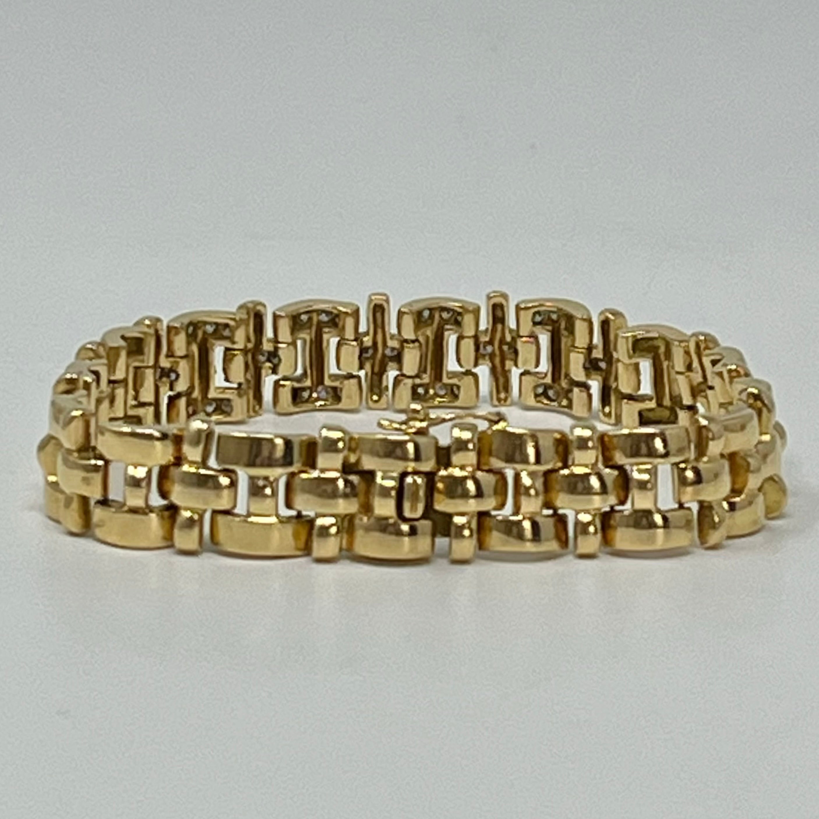 18K Gold Diamond Bracelet for Women - Elegant & Luxurious Jewelry Gift for Anniversary, Wedding, or Special Occasions