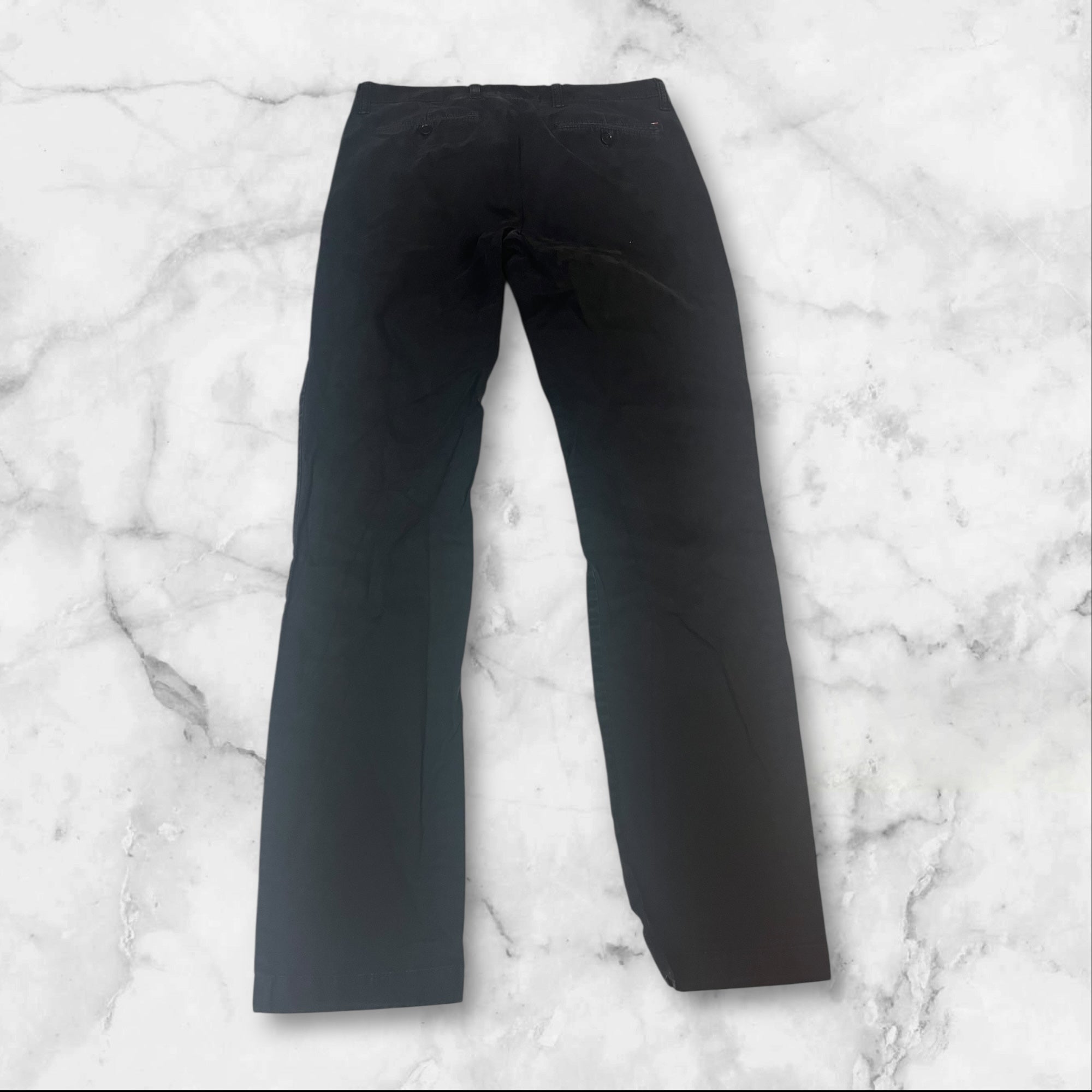 Vintage Tommy Hilfiger Men's Classic Fit Jeans 30x32 - Slim Straight Leg Denim Pants for Casual Wear & Everyday Style