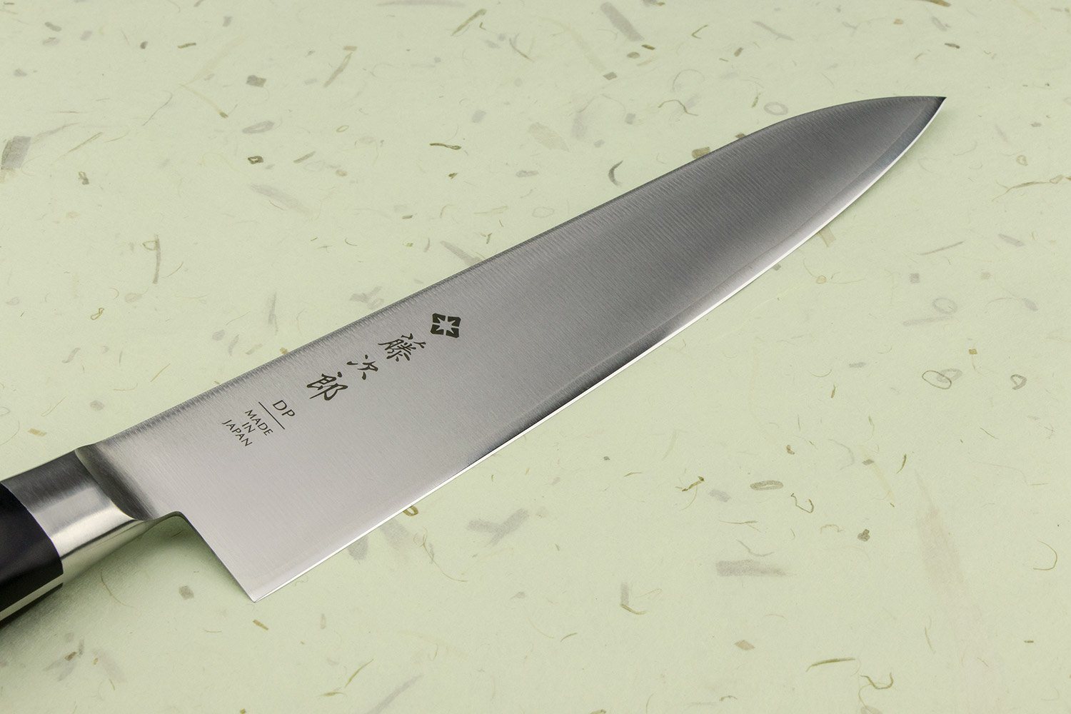 TOJIRO CLASSIC Gyuto 240mm Japanese Chef Knife - High Carbon Stainless Steel Blade for Professional Cooking & Home Kitchen Use