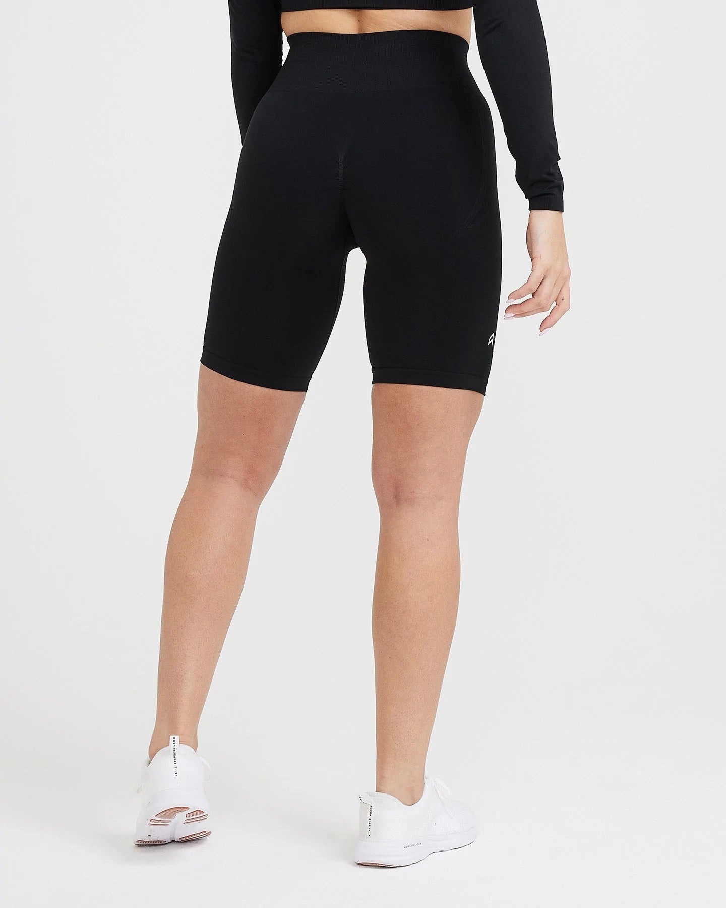 Effortless Seamless Cycling Shorts for Men & Women - Comfortable Black Bike Shorts for Road Cycling, Spinning & Gym Workouts