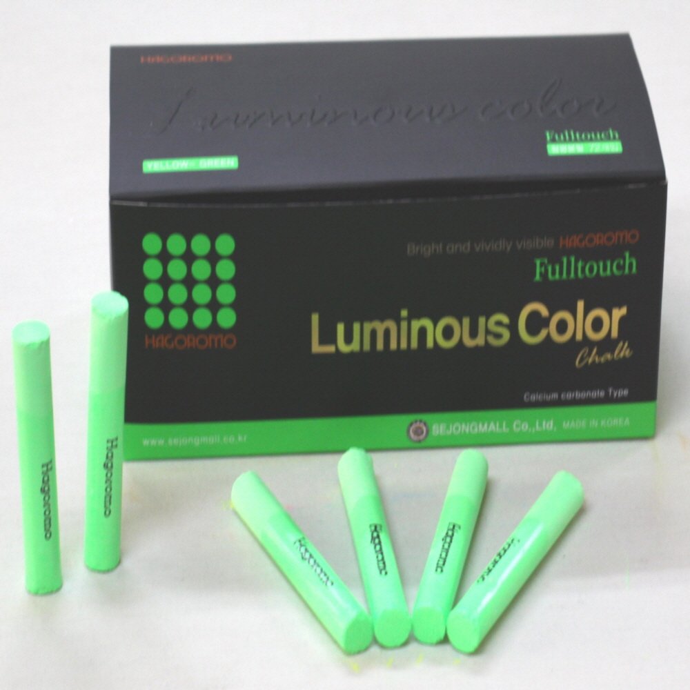 HAGOROMO Fulltouch Luminous Chalk 72 Pieces (Green) - Non-Toxic Dustless Chalk for Teachers, Students & Artists - Perfect for Classroom, Blackboard & Sidewalk Drawing
