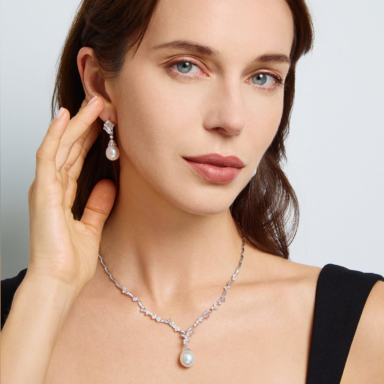 18K Solid Gold Australian White South Sea Pearl Necklace - Elegant Bridal Jewelry & Luxury Gift for Women (KN00274) | Perfect for Weddings, Anniversaries and Special Occasions