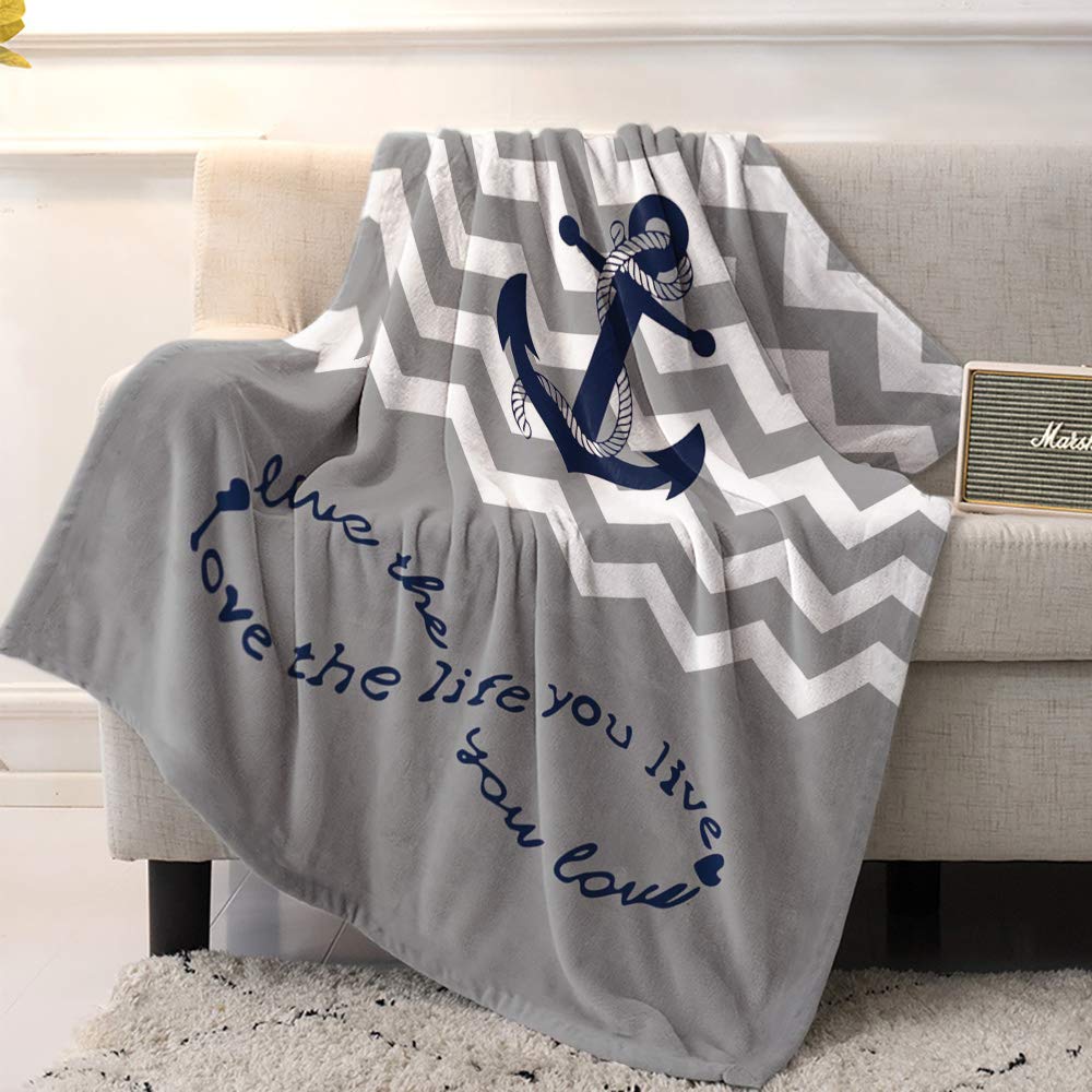 Valentine's Day Heart Throw Blanket - 50x60 Inch Soft Flannel & Microfiber Blanket for Couples, Cozy Lightweight Bed Blanket with Romantic Heart Design - Perfect for Valentine's Gifts, Anniversary Presents, Couch Snuggling and Bedroom Decor