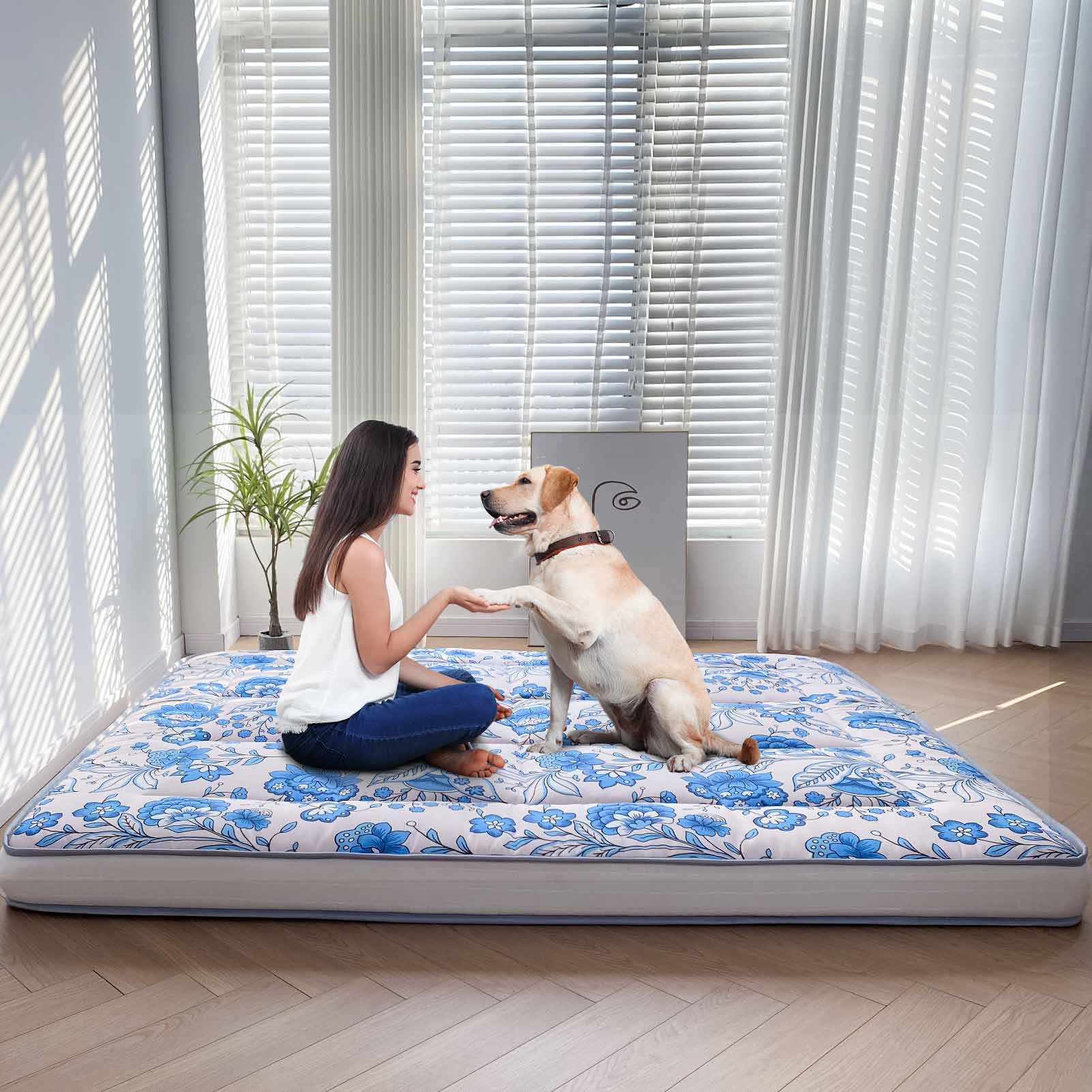 MAXYOYO Padded Japanese Floor Mattress - Floral Printed Futon Mattress & Folding Sleeping Pad for Guest Bed, Camping, Yoga & Meditation | Comfortable Floor Cushion for Small Spaces