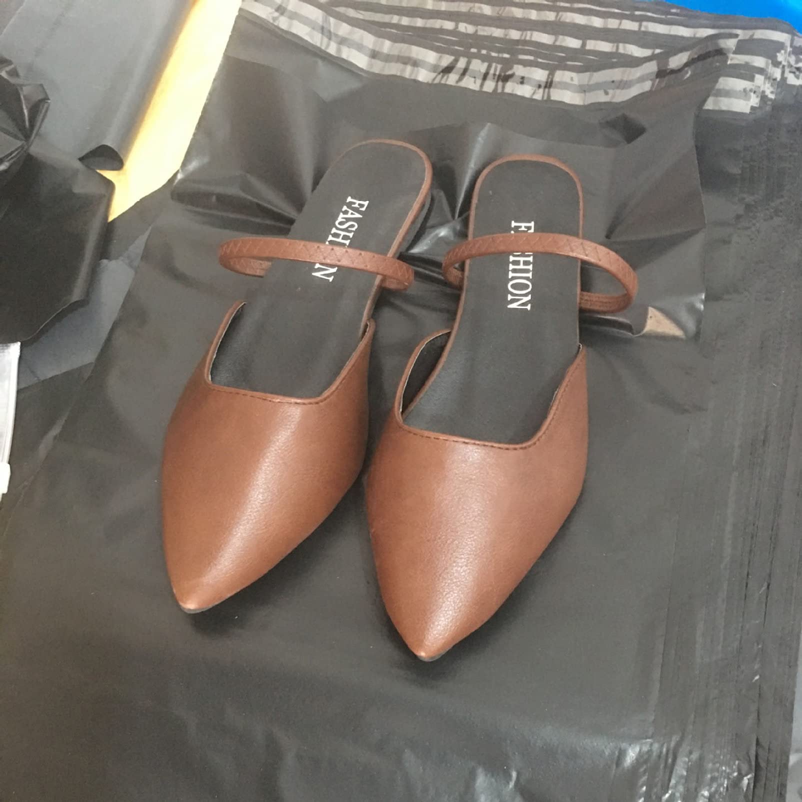 Women's Stylish Closed Toe Mule Shoes - Comfortable Slip-On Flats for Indoor & Outdoor Wear - Lightweight Casual Slippers for Home, Office, and Walking
