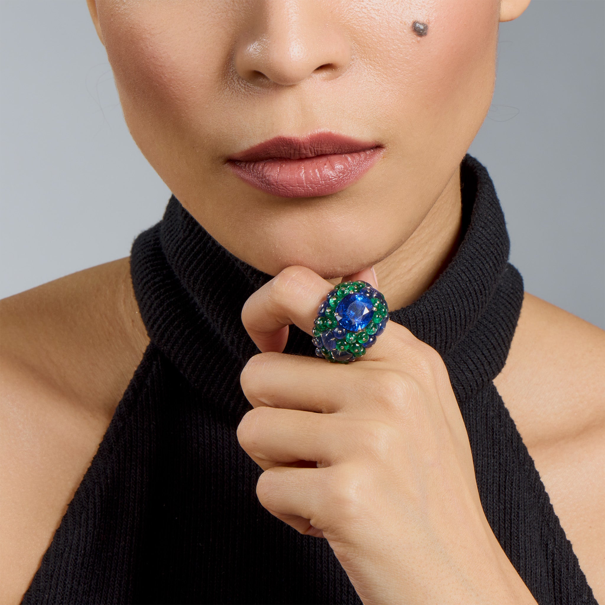 Cartier Paris Ceylon Sapphire & Emerald Boule Ring - 18K Gold Vintage Jewelry for Women, Luxury Statement Cocktail Ring for Parties, Weddings & Special Occasions