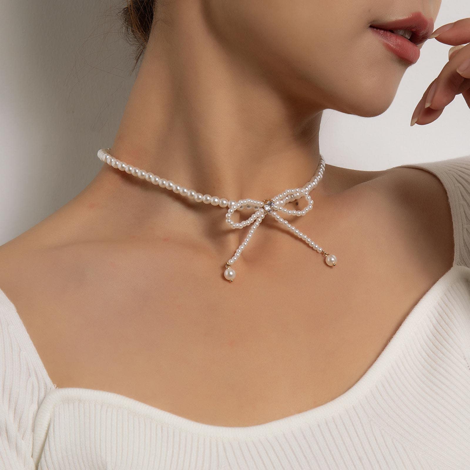 Boho Pearl Choker Necklace - Gold Bow Pearl Chain Necklace for Women, Vintage White Pearl Beaded Jewelry, Wedding & Party Crystal Bow Necklace (Perfect for Bridal, Prom, Evening Dresses & Boho Fashion)