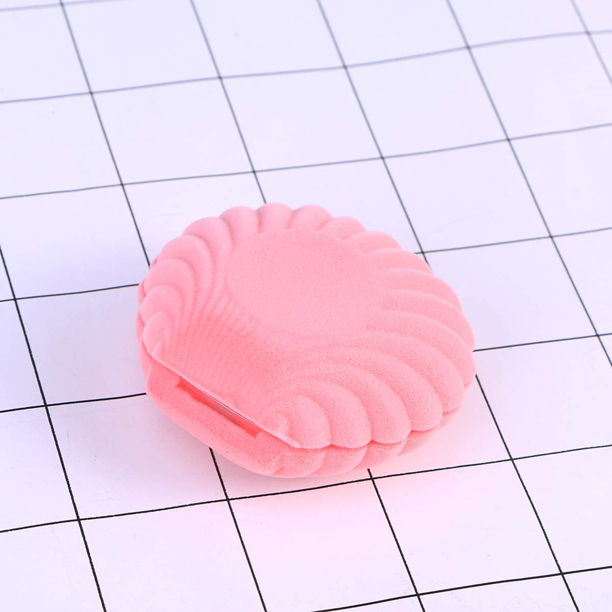 Elegant Sea Shell Shaped Velvet Jewelry Box - Engagement Ring Holder for Earrings, Necklace & Bracelet Display - Perfect for Wedding, Bridal Shower & Gift Giving - Pink