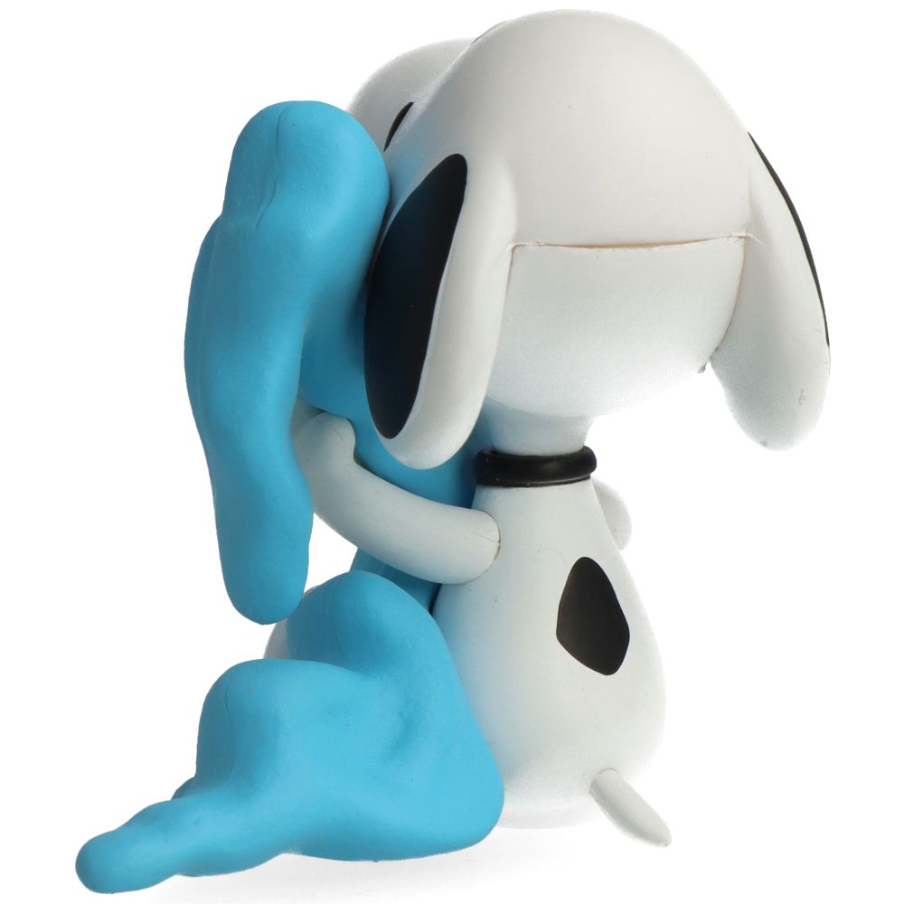 Peanuts Series 12 Snoopy with Linus' Blanket UDF Figurine - Collectible Anime Character Statue for Home Decor, Office Display & Gift Giving