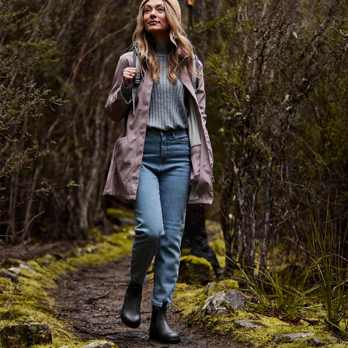BLUNDSTONE 2210 Chelsea Boots for Men & Women | Premium Leather Comfort Footwear | Final Sale | Perfect for Work, Hiking & Casual Wear