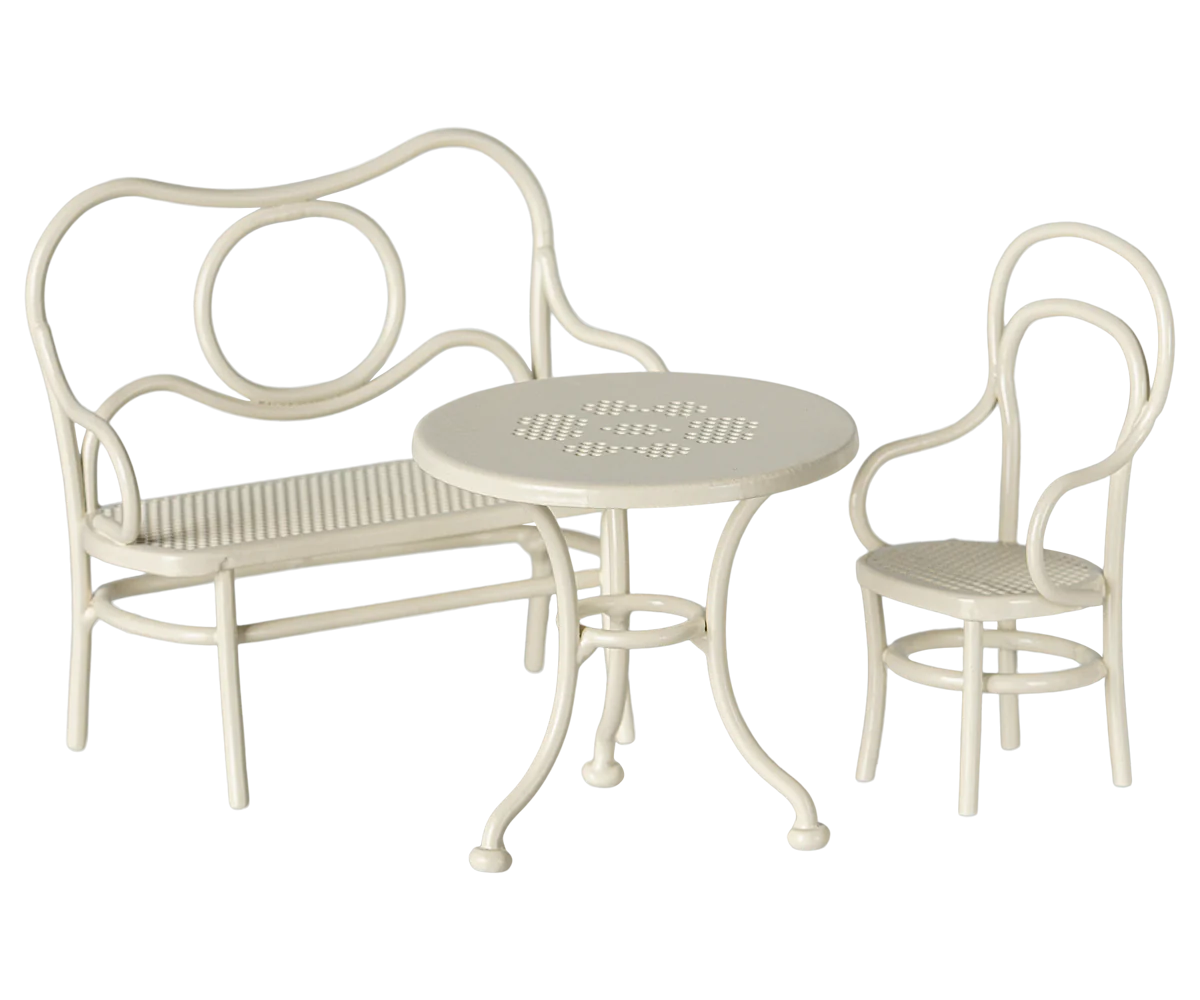 Elegant Café Dining Set in Off-White - 4-Piece Mouse Design Tableware Collection for Coffee Shops, Restaurants & Home Decor | Perfect for Breakfast Nook, Patio Dining & Entertaining Guests