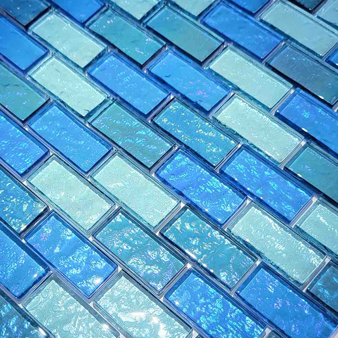 Iridescent Clear Glass Pool Tile Aqua Blend 1