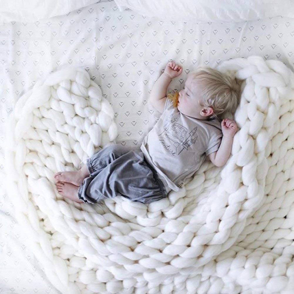 Handmade Chunky Knit Blanket - 80x80 Inches (200x200cm) - Soft Bulky Yarn Throw for Bed, Sofa, Chair, Pet Bed & Yoga Mat - Boho Home Decor in White - Perfect for Cozy Nights & Relaxation