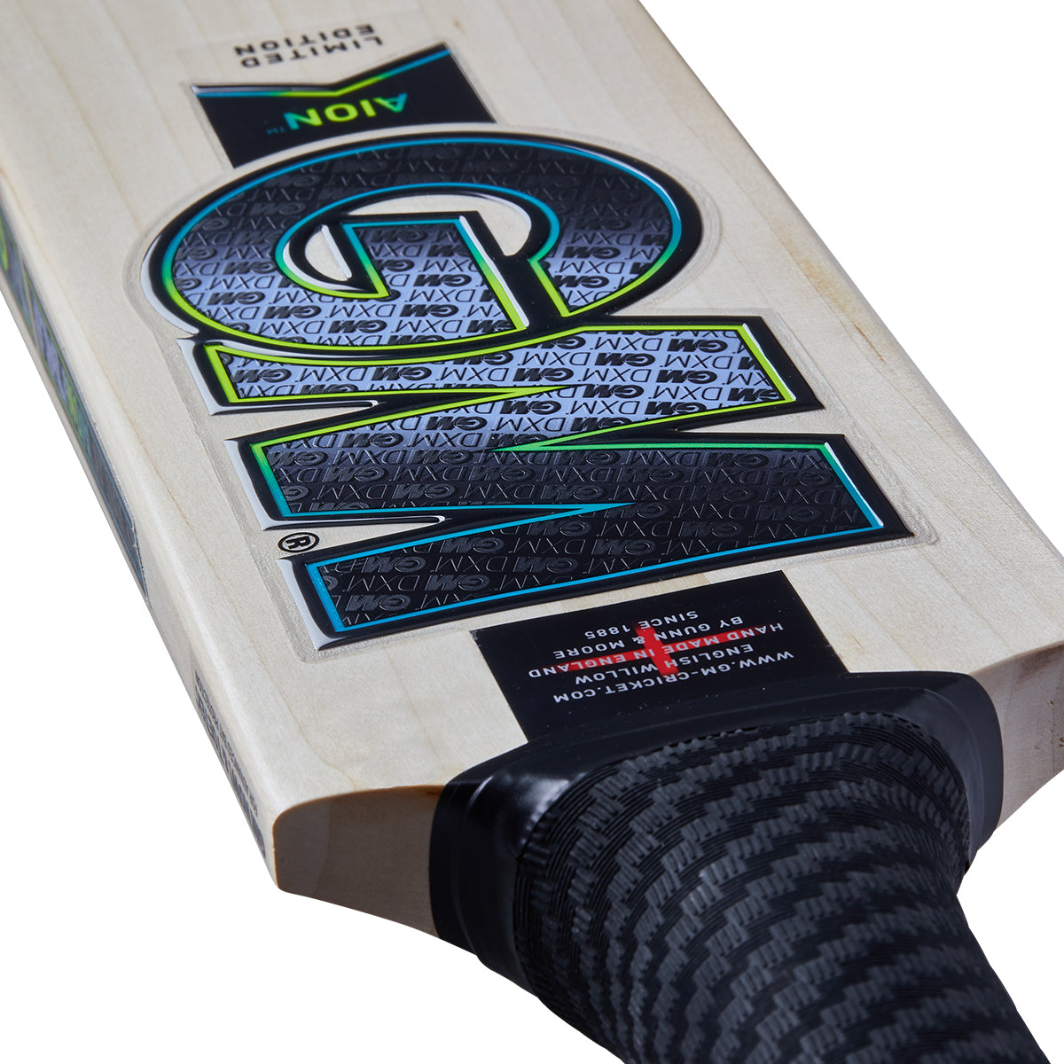 Gunn & Moore Aion DXM 404 Cricket Bat - Premium English Willow Cricket Bat for Professional Players | Perfect for Matches & Training Sessions