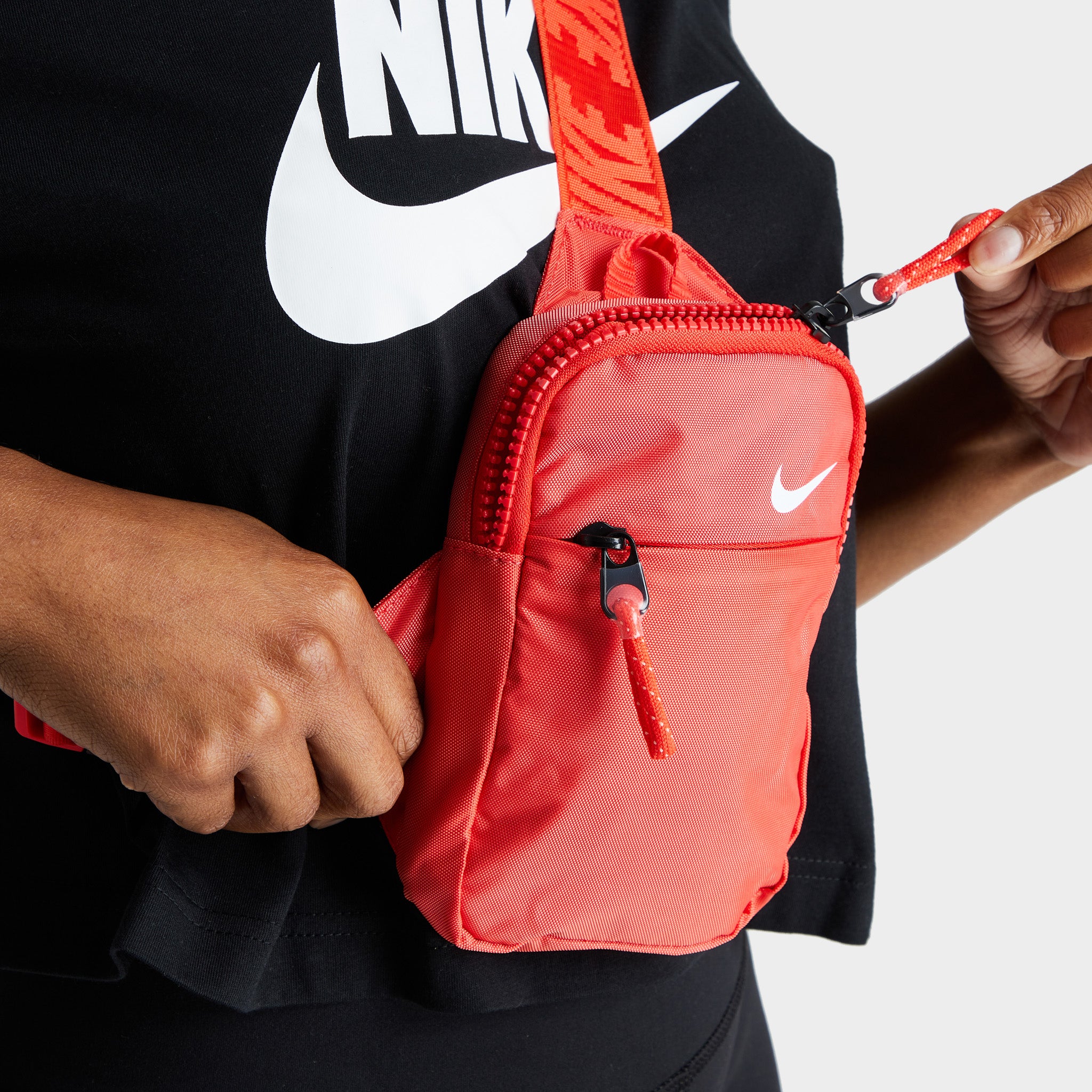 Nike Sportswear Essentials Hip Pack - Chile Red / Crimson Bliss / White - Waist Bag for Running, Travel & Gym - Hands-Free Crossbody Fanny Pack for Men & Women