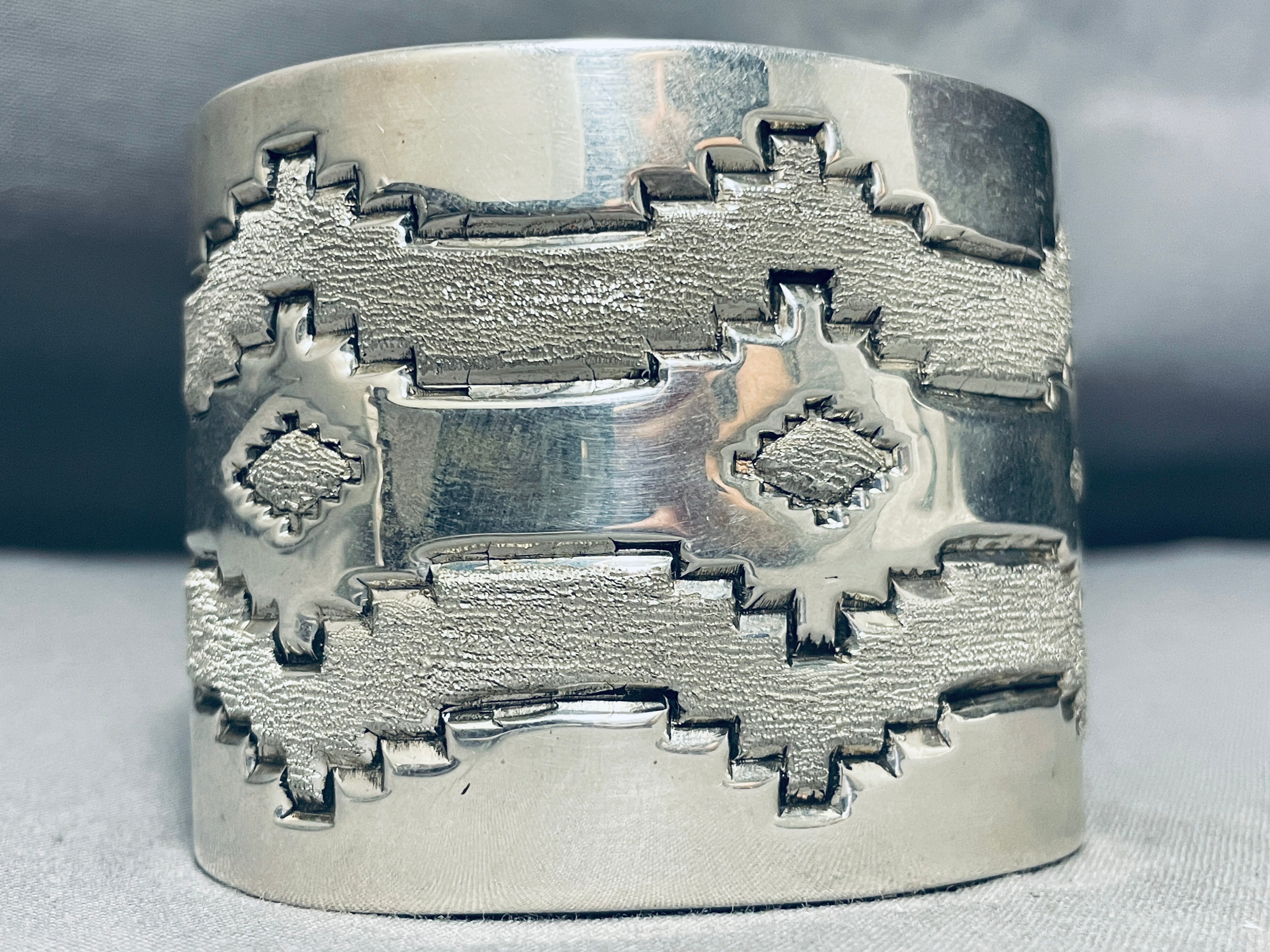 200 Grams Sterling Silver Vintage Navajo Native American Cuff Bracelet - Handmade Tribal Jewelry for Women, Boho Fashion Accessory, Perfect for Festivals & Special Occasions