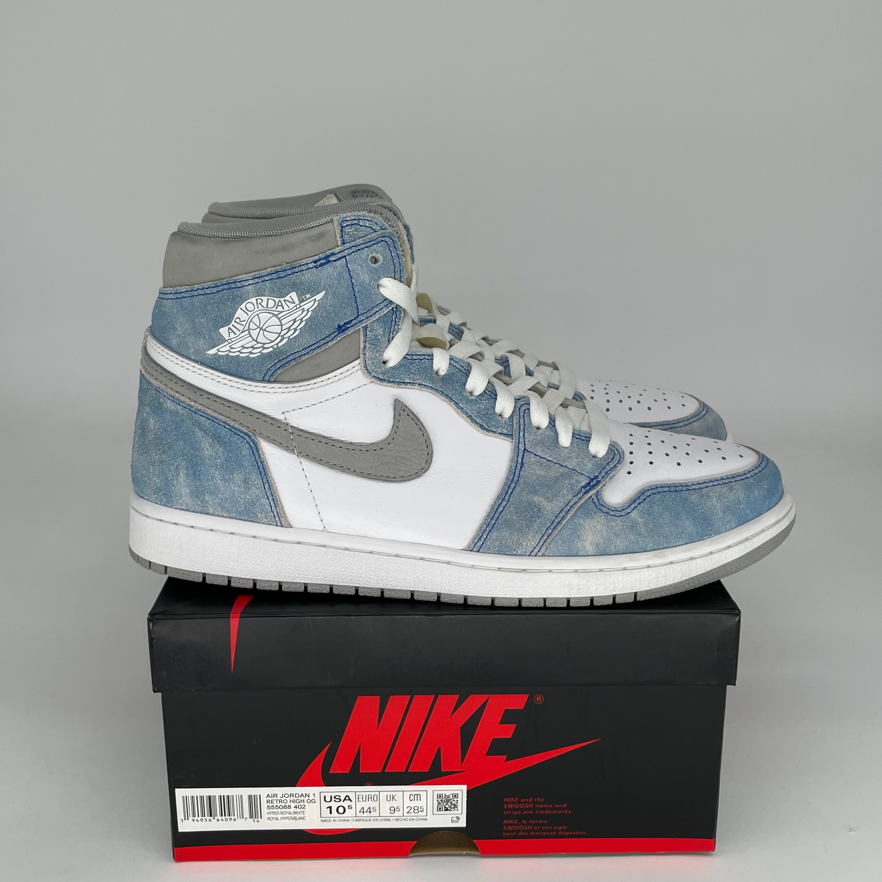 AIR JORDAN 1 HYPER ROYAL Sneakers - Men's Size 10.5 (555088-402) - Blue & White High-Top Basketball Shoes for Streetwear & Casual Style