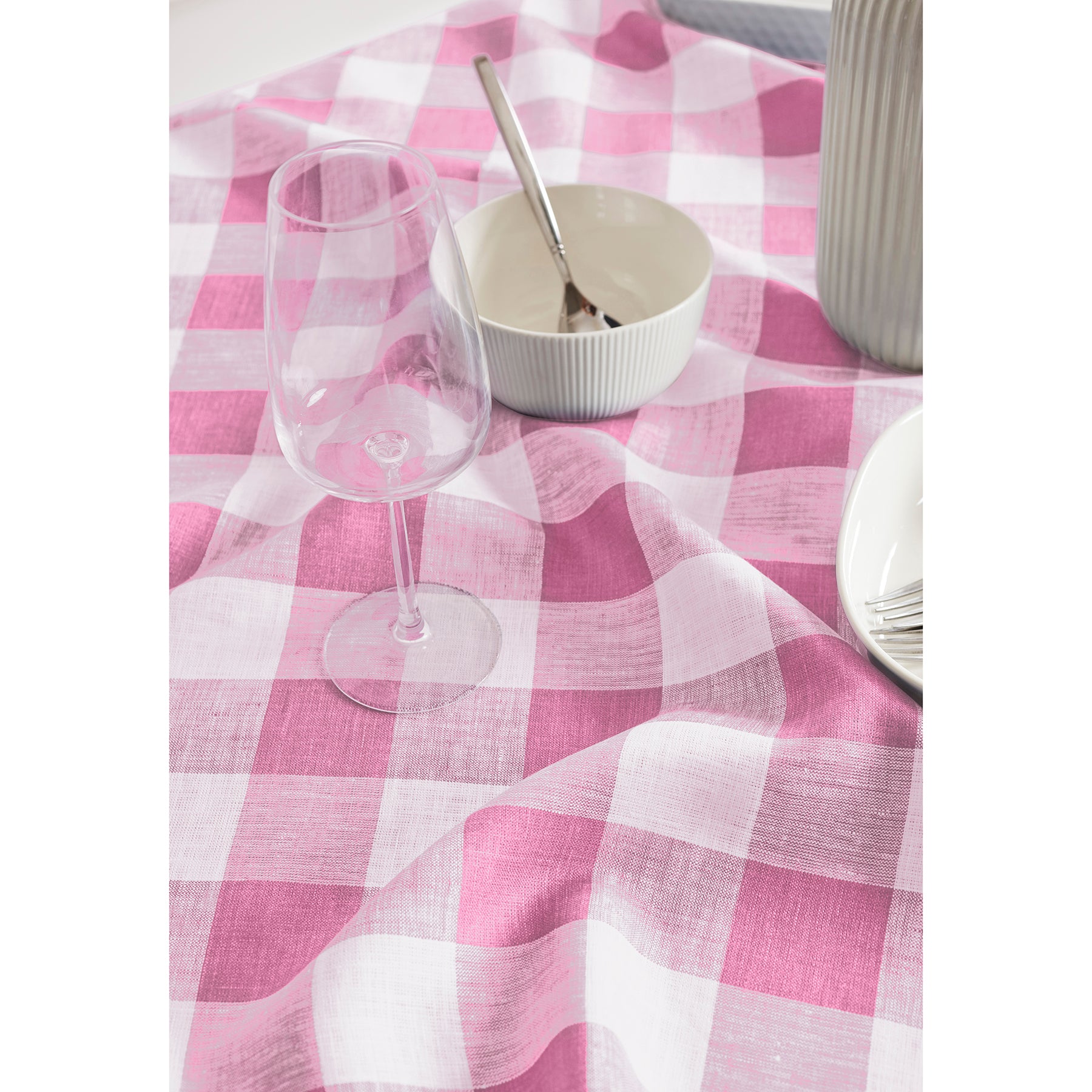 Buffalo Check Table Throw - Soft & Stylish Plaid Table Cover for Dining Room, Kitchen, or Outdoor Picnic - Perfect for Holiday Decor & Cozy Gatherings