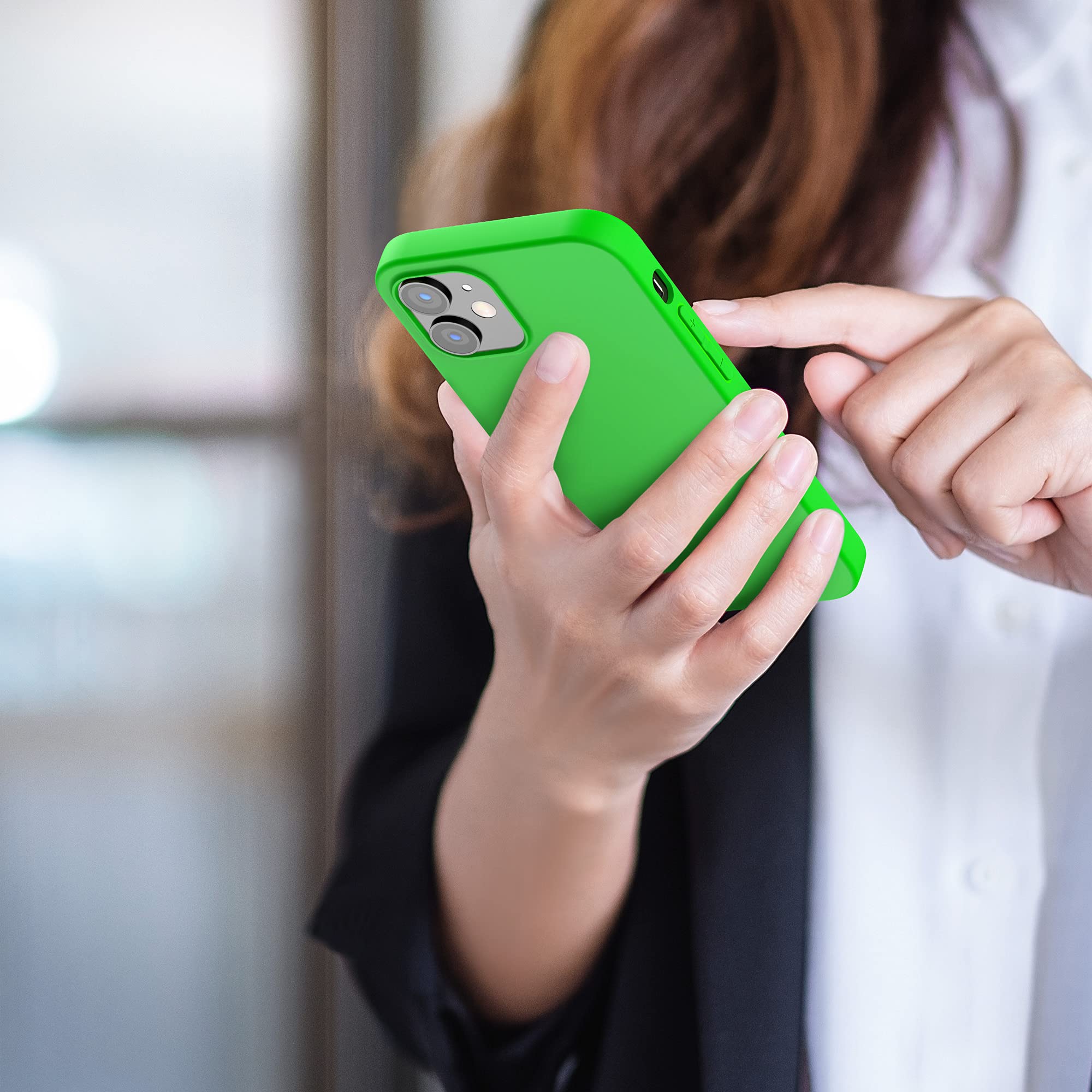 kwmobile Soft Slim Protective TPU Silicone Case for Apple iPhone 12 & iPhone 12 Pro - Shockproof & Scratch Resistant Cover in Neon Green - Perfect for Everyday Use, Work & Outdoor Activities