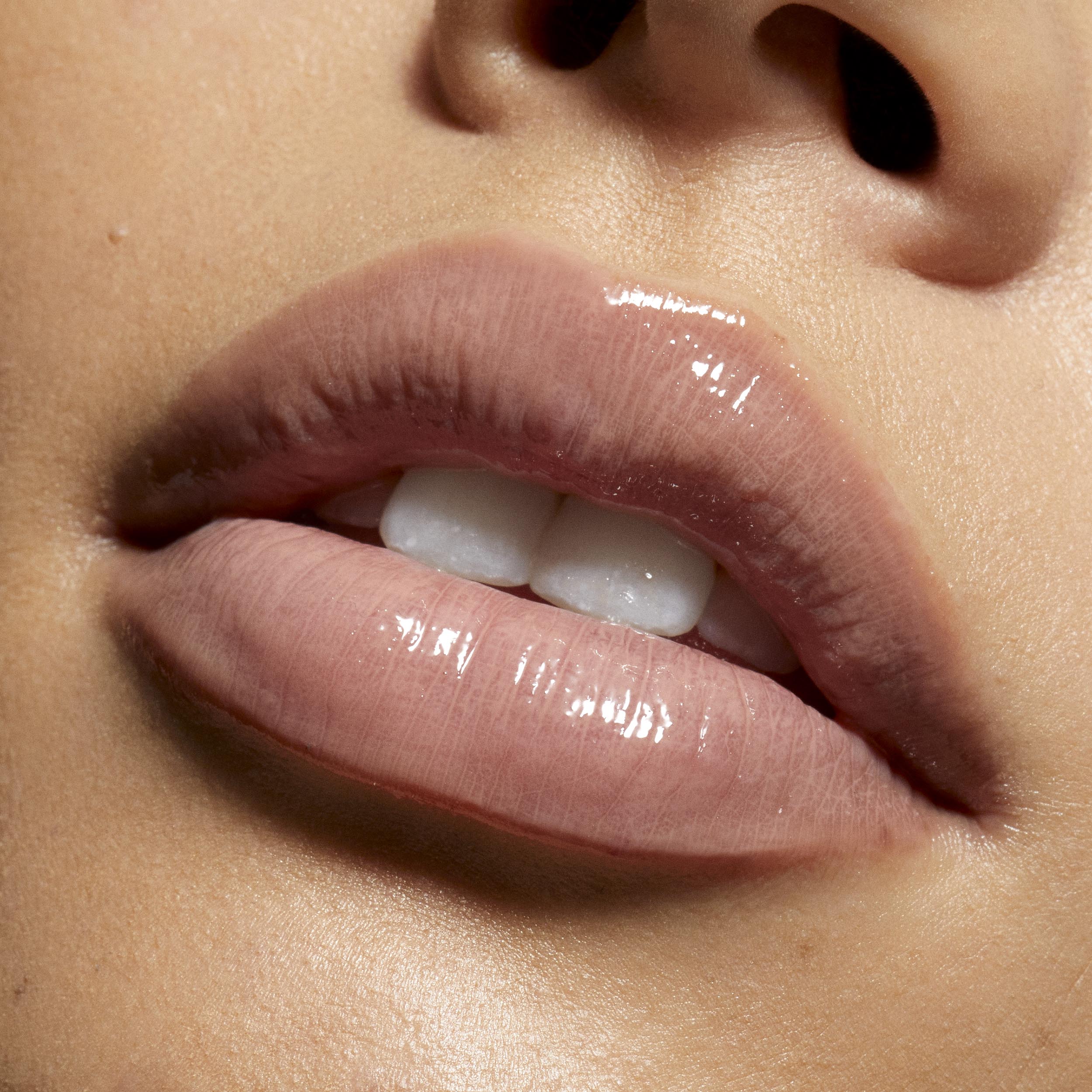Supple Kiss Lip Glaze - Hydrating & Shiny Lip Gloss for All-Day Wear | Perfect for Date Night, Parties & Everyday Makeup Looks