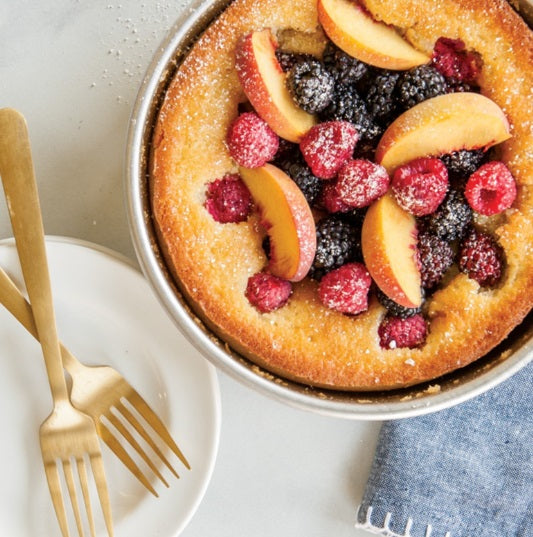 Nordic Ware 60019 Naturals 8-Inch Round Layer Cake Pan - Premium Non-Stick Baking Pan for Cakes, Pies & Desserts | Perfect for Birthday Cakes, Wedding Cakes & Home Baking