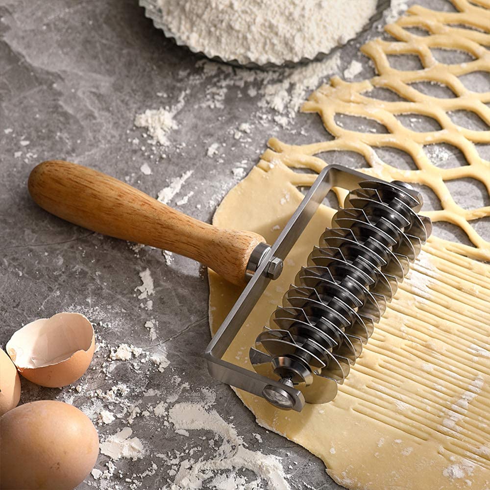 Premium Stainless Steel Pizza Dough Roller Cutter - Professional Kitchen Baking Tool for Perfect Lattice Crust | Ideal for Homemade Pizza, Pasta, Pastry & Baking Enthusiasts
