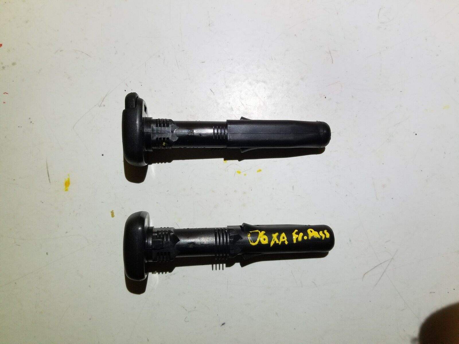 04 05 06 Scion Xa Front Right Passenger Seat Headrest Guide Sleeve 2pcs OEM Replacement Part - Perfect for Car Interior Repair & Headrest Adjustment