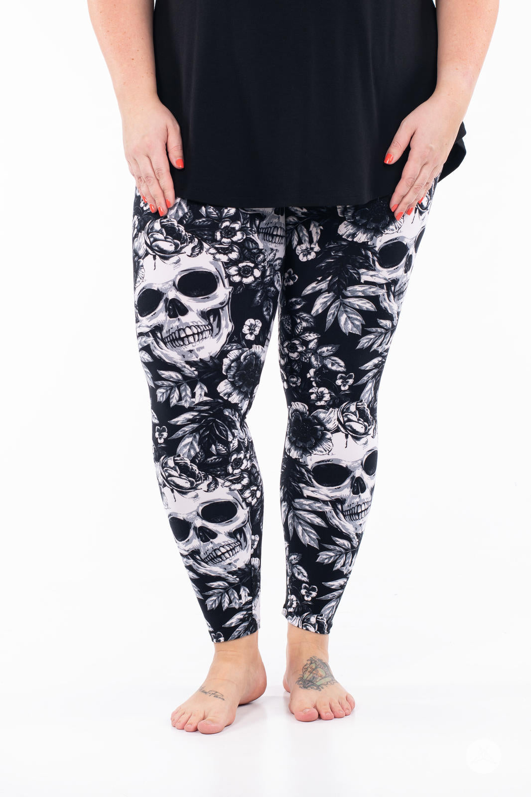 Gothic Grace Patterned Leggings for Women - Elegant Gothic Print Yoga Pants - High Waisted Tights for Workout, Dance & Gothic Fashion