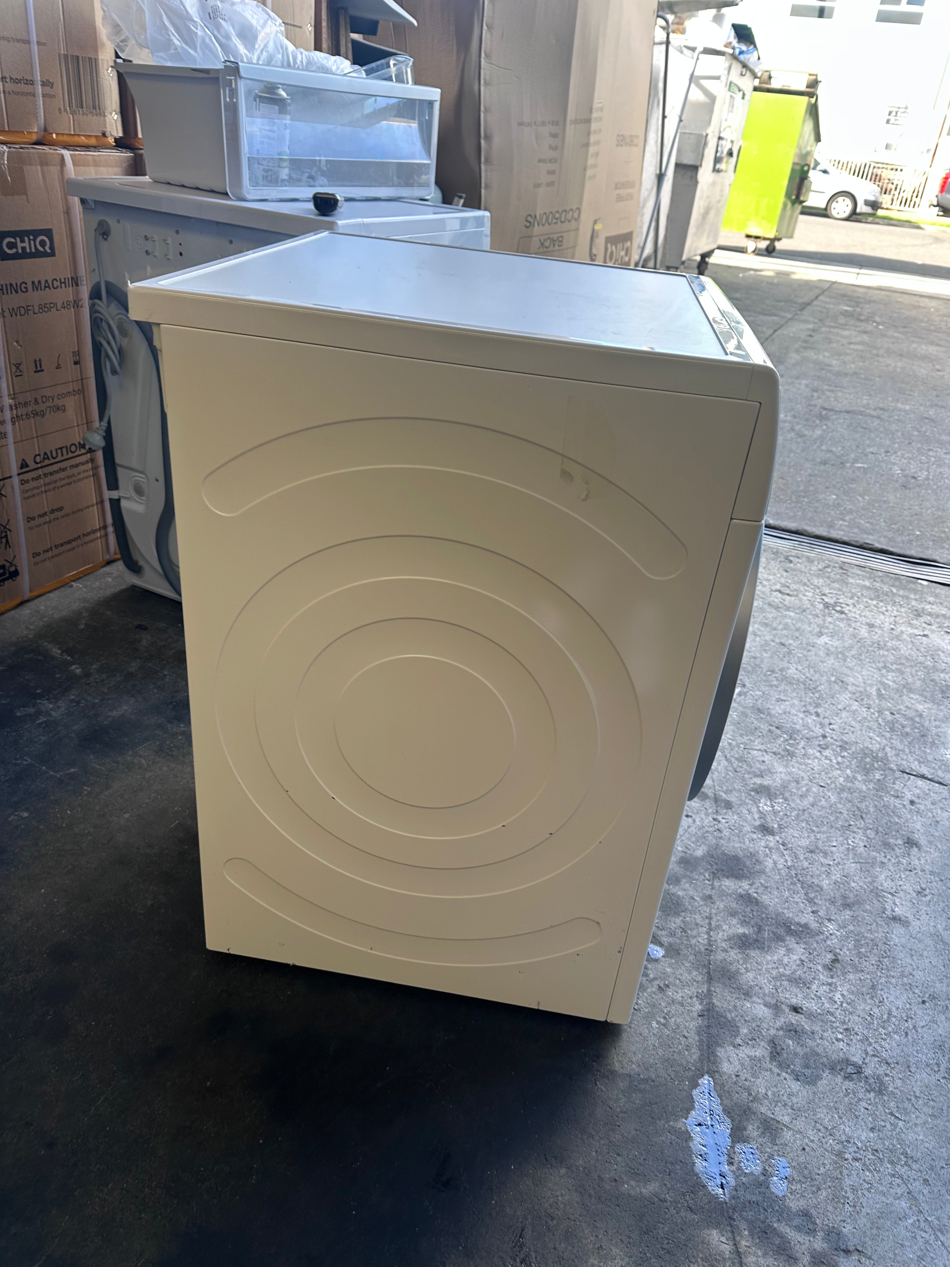 Refurbished Bosch Serie 4 8kg Heat Pump Dryer - Energy Efficient, Made in Europe | Perfect for Small Apartments & Eco-Friendly Laundry Rooms