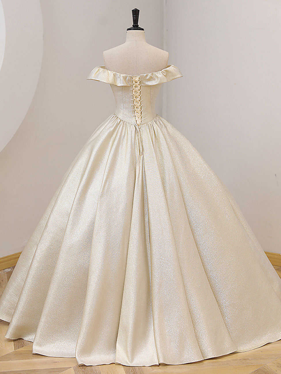 Elegant Champagne Satin Prom Dress for Women - Formal Evening Gown for Homecoming, Ball & Special Occasions