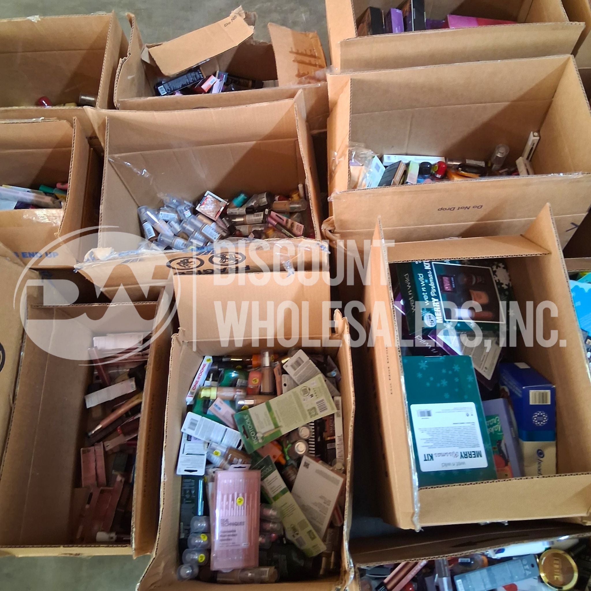 CVS Cosmetic Bulk Pack (4113 Pcs/Pallet) - Wholesale Beauty Supplies for Retail Stores & Salons