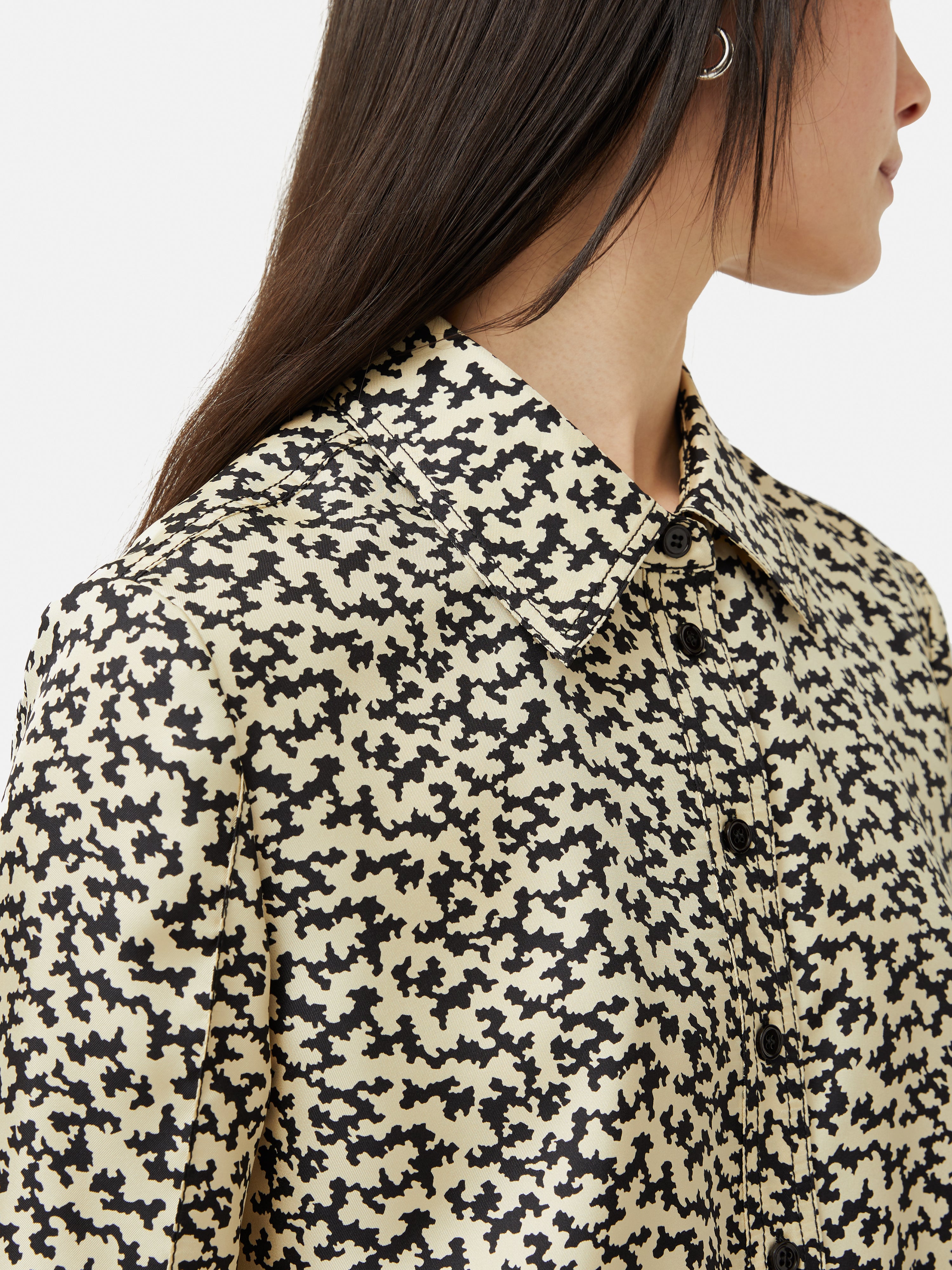 Reef Odyssey Silk Twill Shirt for Men - Premium Monochrome Hawaiian Style Beach Shirt | Perfect for Vacation, Summer Outfits & Tropical Getaways