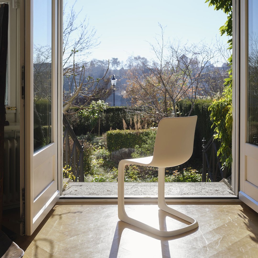 Jasper Morrison Evo C Chair by Vitra - Modern Ergonomic Dining Chair for Home & Office - Perfect for Dining Rooms, Kitchens, and Workspaces