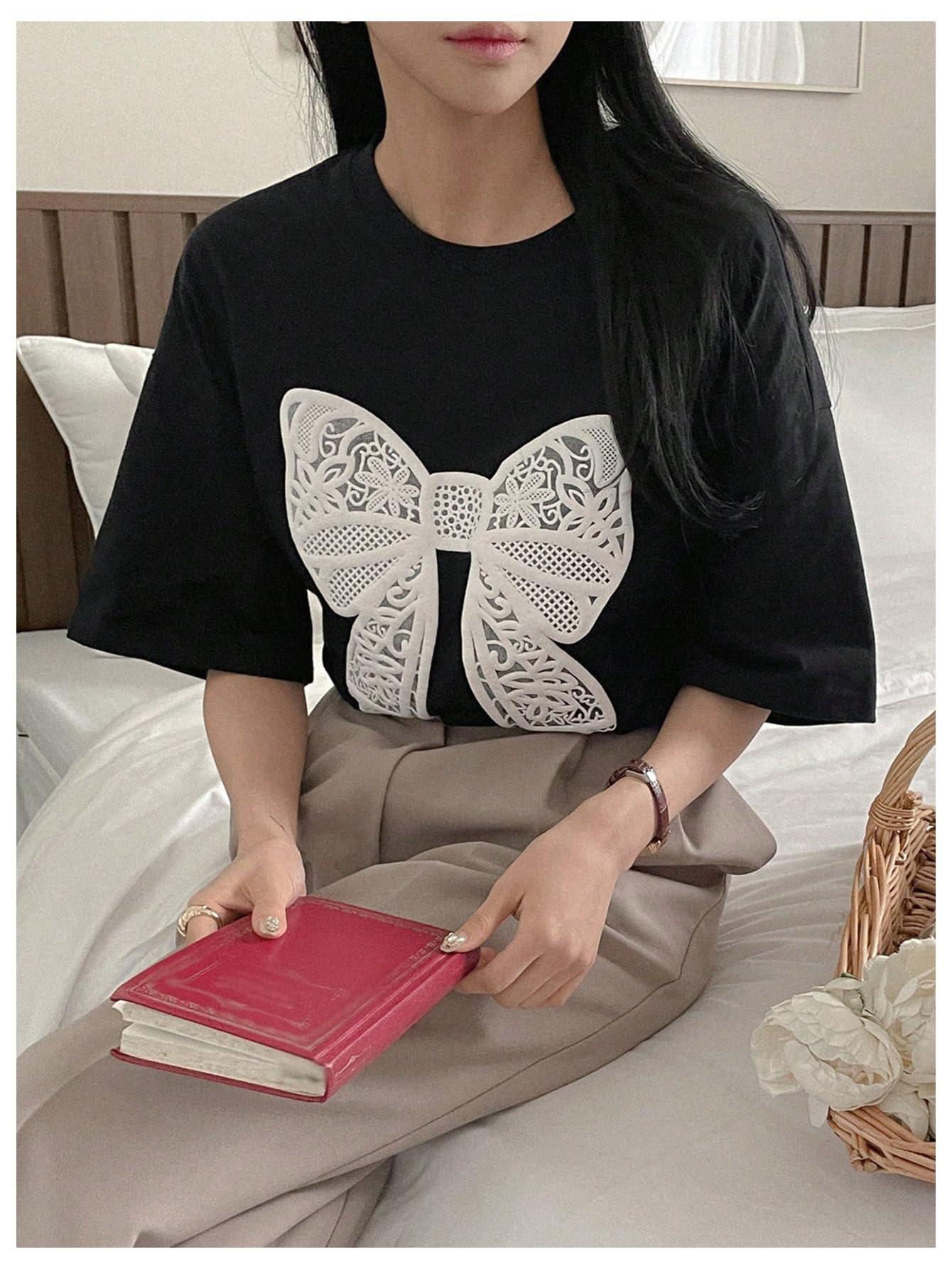 Women's Oversized Graphic T-Shirts - Short Sleeve Crewneck Casual Loose Fit Summer Tee Tops | Trendy Streetwear for Everyday Wear, Weekend Outfits & Vacation Style