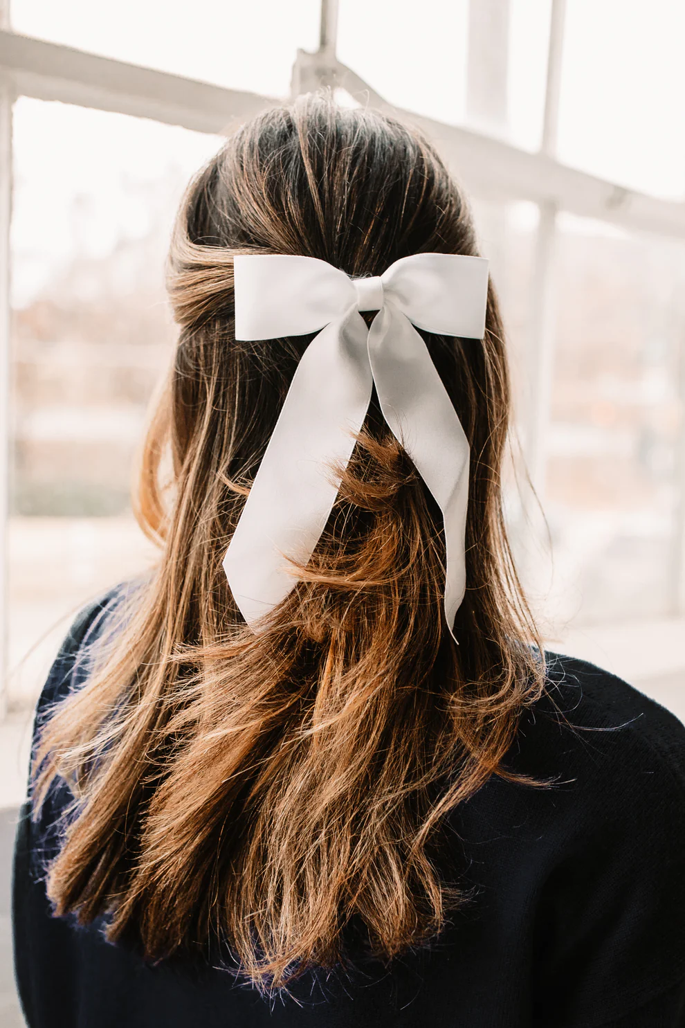 Elegant Streamer Butterfly Hair Clip for Women - Fashionable Hair Accessory for Parties, Weddings & Daily Wear