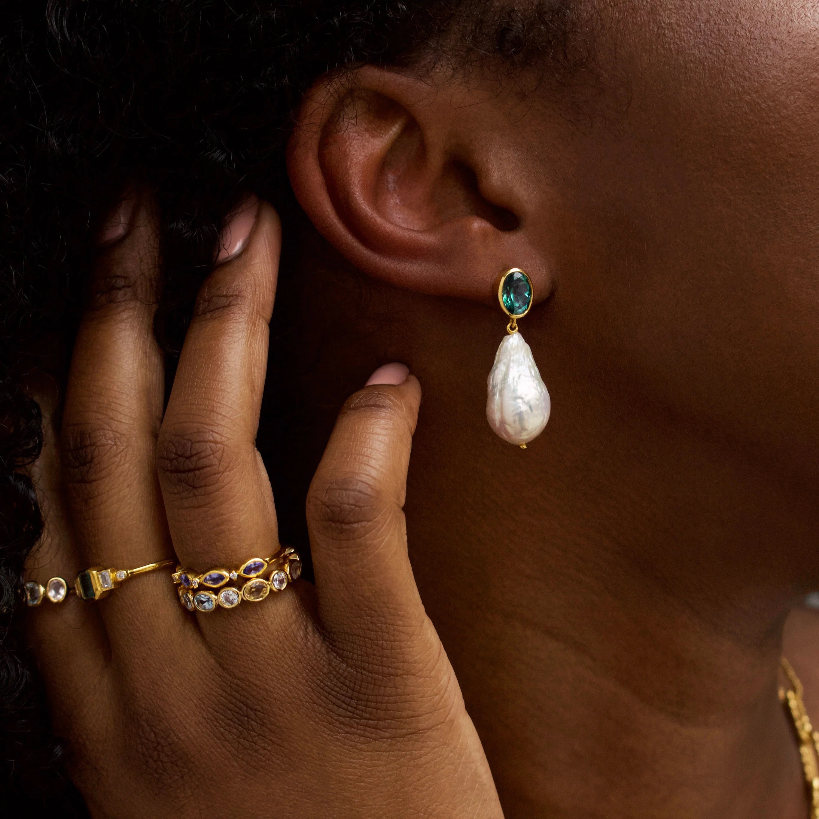 Elegant Baroque Pearl & Green Topaz Drop Earrings – Vintage Style Dangle Earrings for Women | Perfect for Weddings, Parties & Special Occasions