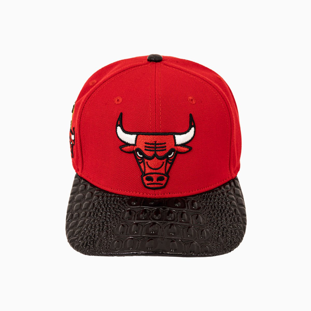 Chicago Bulls NBA Official Leather Visor Snapback Hat - Adjustable Baseball Cap for Men & Women - Perfect for Basketball Games, Streetwear & Sports Fans