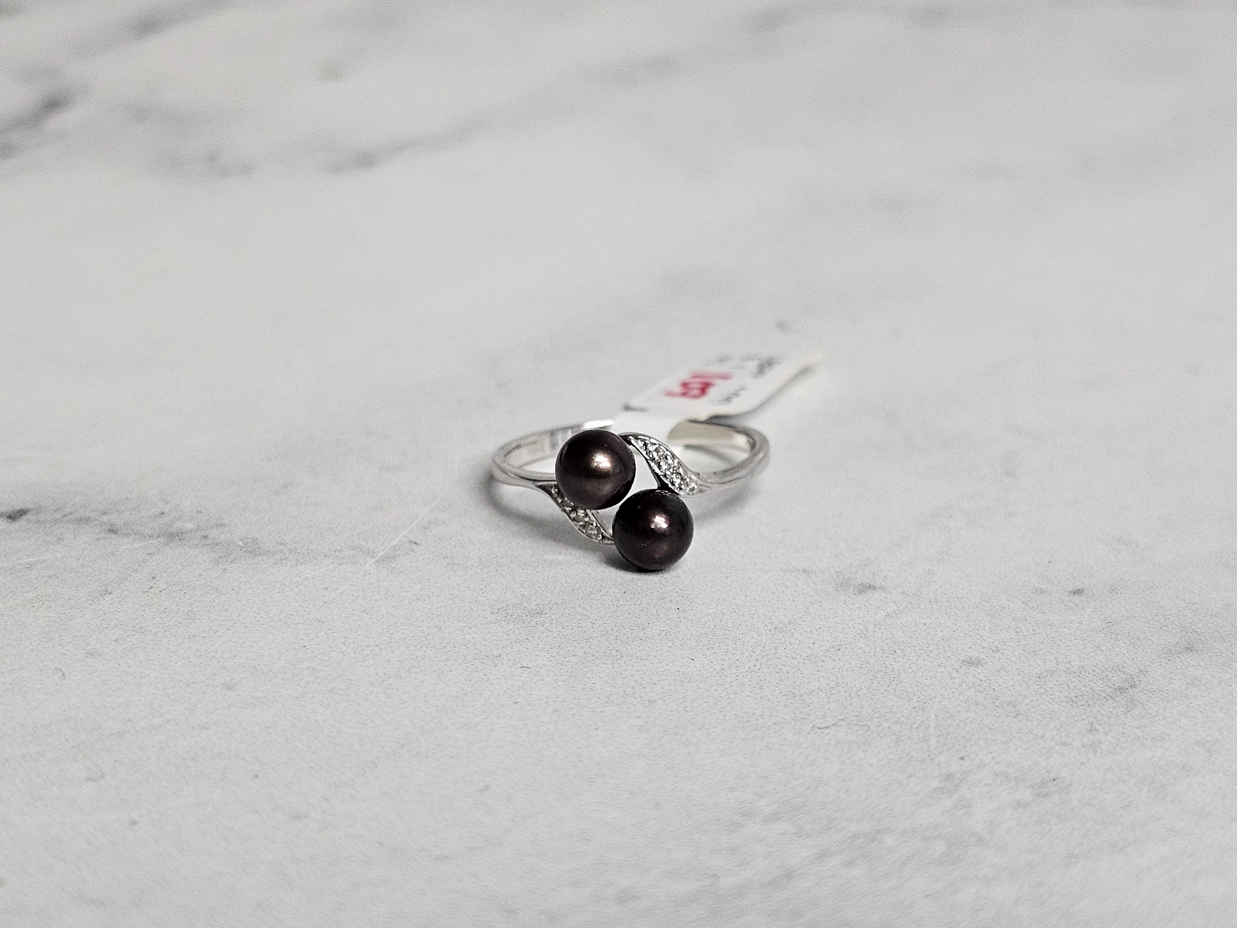14K White Gold Cultured Black Pearl Diamond Ring for Women - Elegant Bridal, Anniversary, or Evening Wear Jewelry