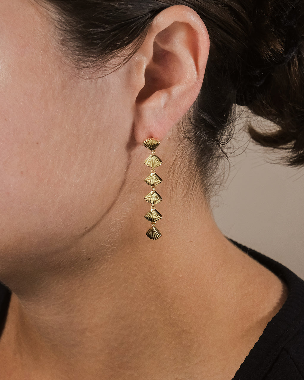 Elegant Scallop Shell Drop Earrings for Women - Boho Beach Jewelry - Perfect for Summer Vacations, Weddings & Beach Parties