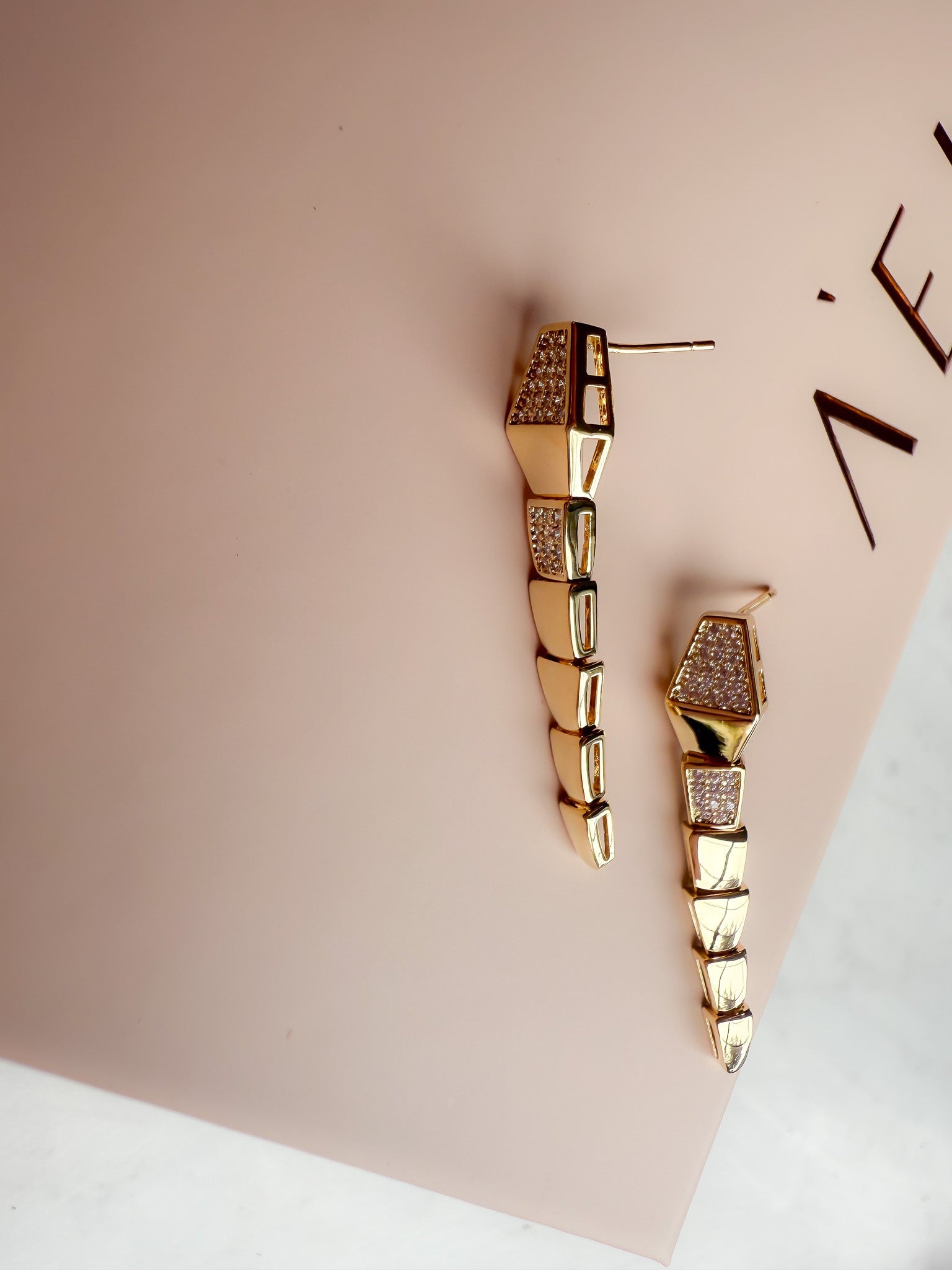 Exquisite Vienna Gold Drop Earrings for Women - 14K Gold Plated Dangling Earrings - Elegant Gift for Birthday, Anniversary & Special Occasions - Perfect for Parties, Weddings & Evening Events