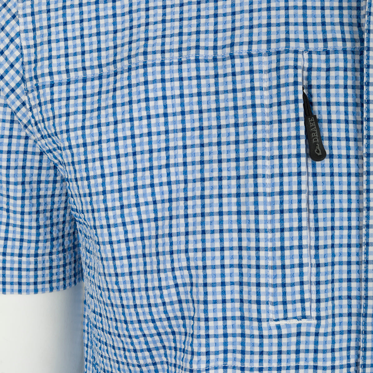 Classic Seersucker Short Sleeve Checkered Shirt for Men - Breathable Summer Casual Wear for Outdoor Activities & Beach Vacations