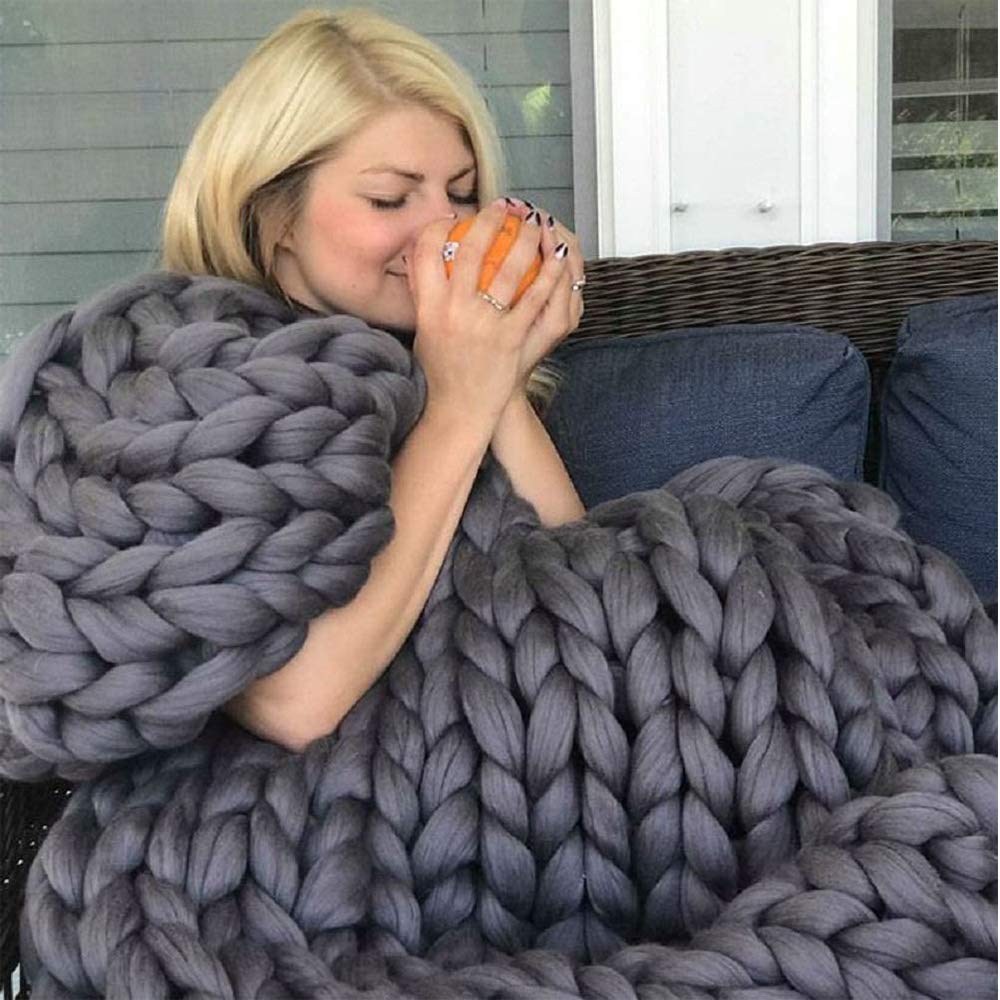 Chunky Knit Blanket - Super Soft Wool Blend Hand Knit Throw for Sofa, Bed & Pet - Large 100x150cm Dark Gray - Cozy Home Decor & Gift Idea