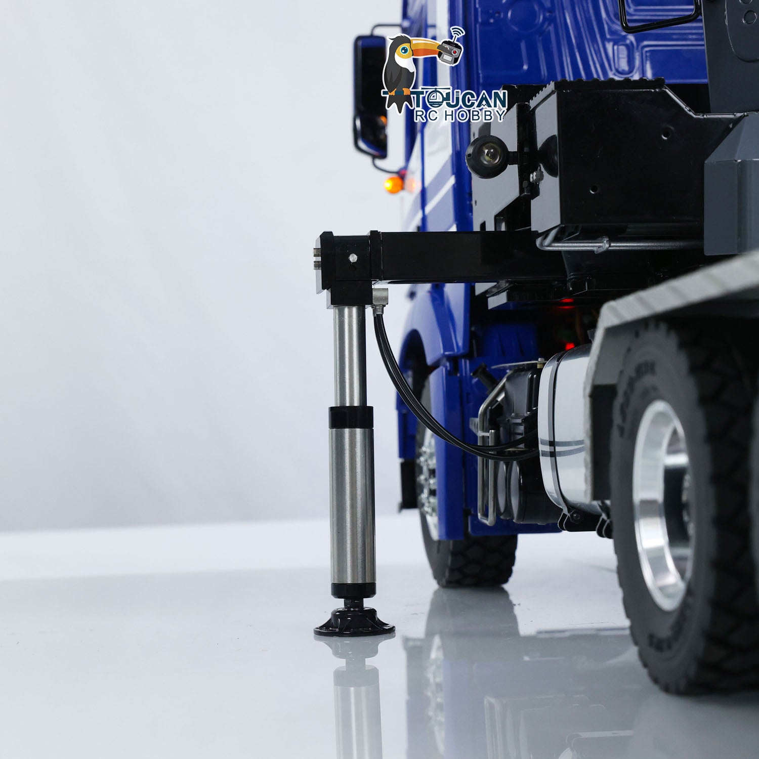 Unitru 1/14 Scale 6X6 RC Tractor Truck with Metal Chassis, Hydraulic Timber Crane & Smoke Effect - Remote Control Construction Vehicle for Adults & Kids - Perfect for Off-Road Play, Construction Site Simulation, and RC Hobby Enthusiasts