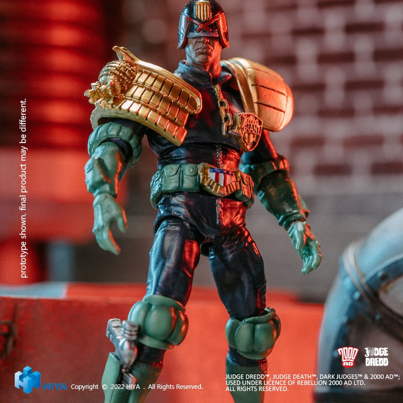 1/18 HIYA 4inch Action Figure - Exquisite Mini Series Judge Dredd & Judge Giant Collectible Toy for Display & Play | Perfect for Comic Fans & Collectors