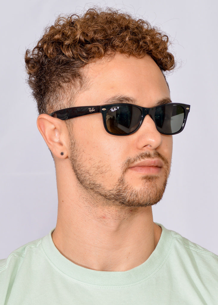 RayBan 2132 901 Polarized Sunglasses - Classic Wayfarer Style with UV Protection - Perfect for Driving, Beach & Outdoor Activities