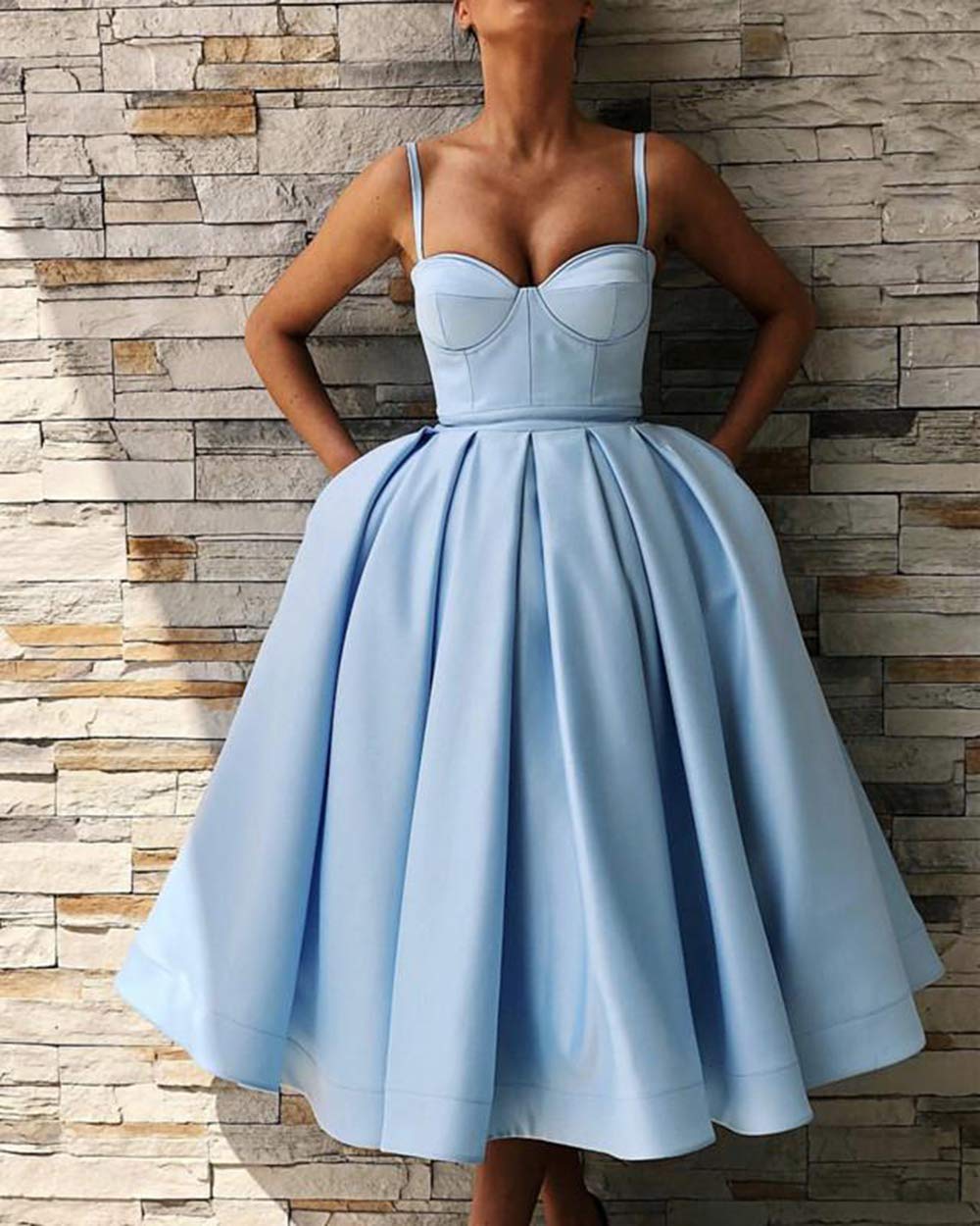 Elegant Backless Women's Prom Dress with Pockets - Sexy Straps Homecoming Party Gown for Evening Events & Special Occasions