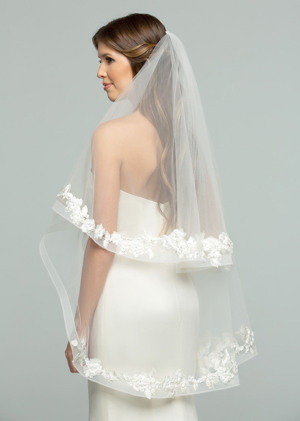 Elegant V1029 Fingertip Veil with Delicate Lace Appliques - Perfect for Weddings, Bridal Showers & Formal Occasions